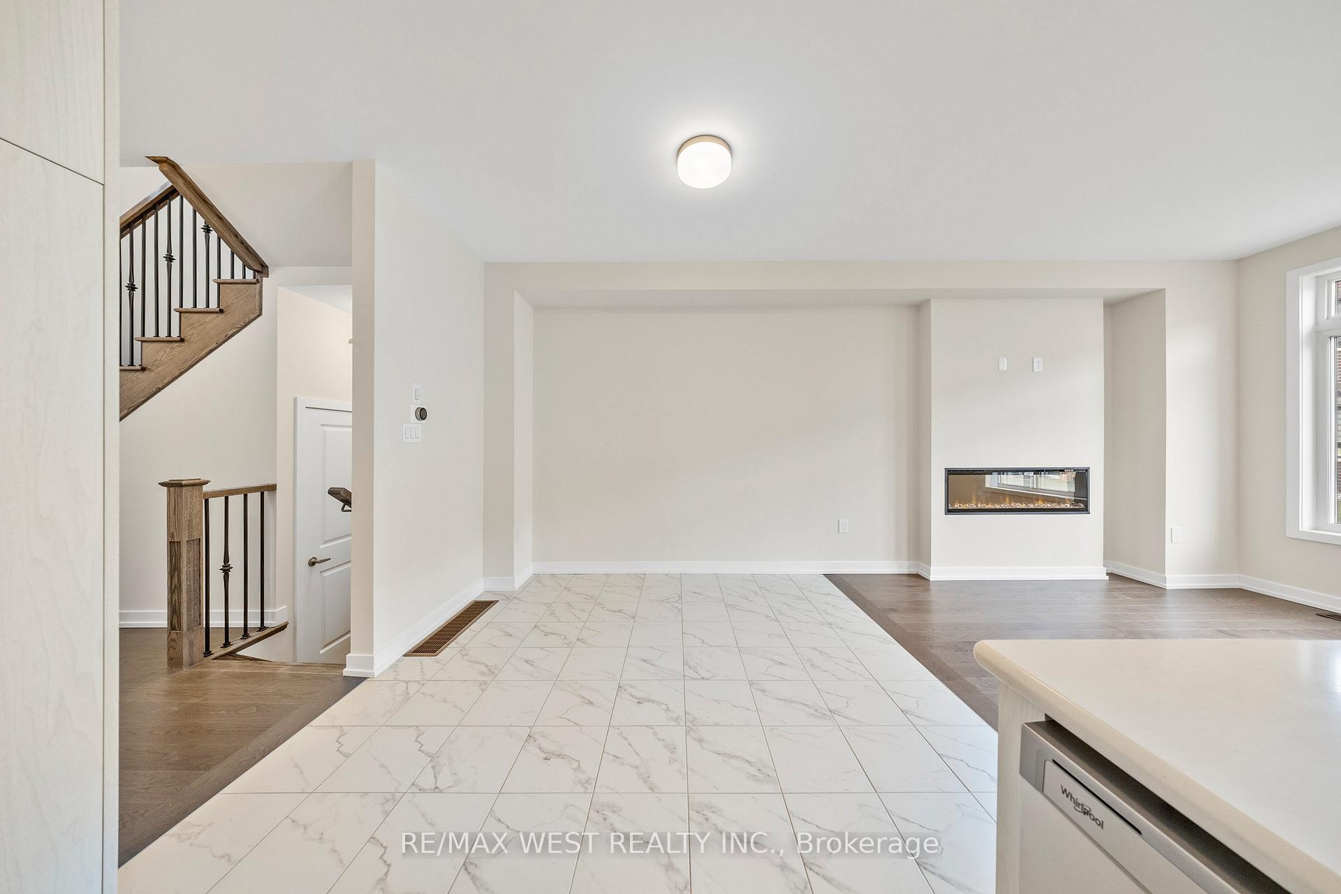 Photo 14 of 38 Singhampton Road, Vaughan, Kleinburg — HOMEH