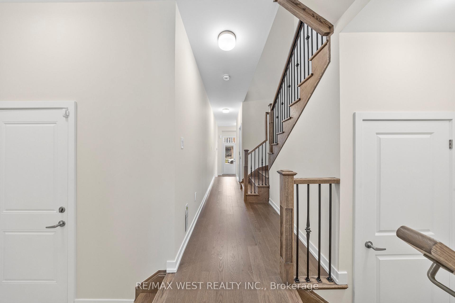 Photo 15 of 38 Singhampton Road, Vaughan, Kleinburg — HOMEH