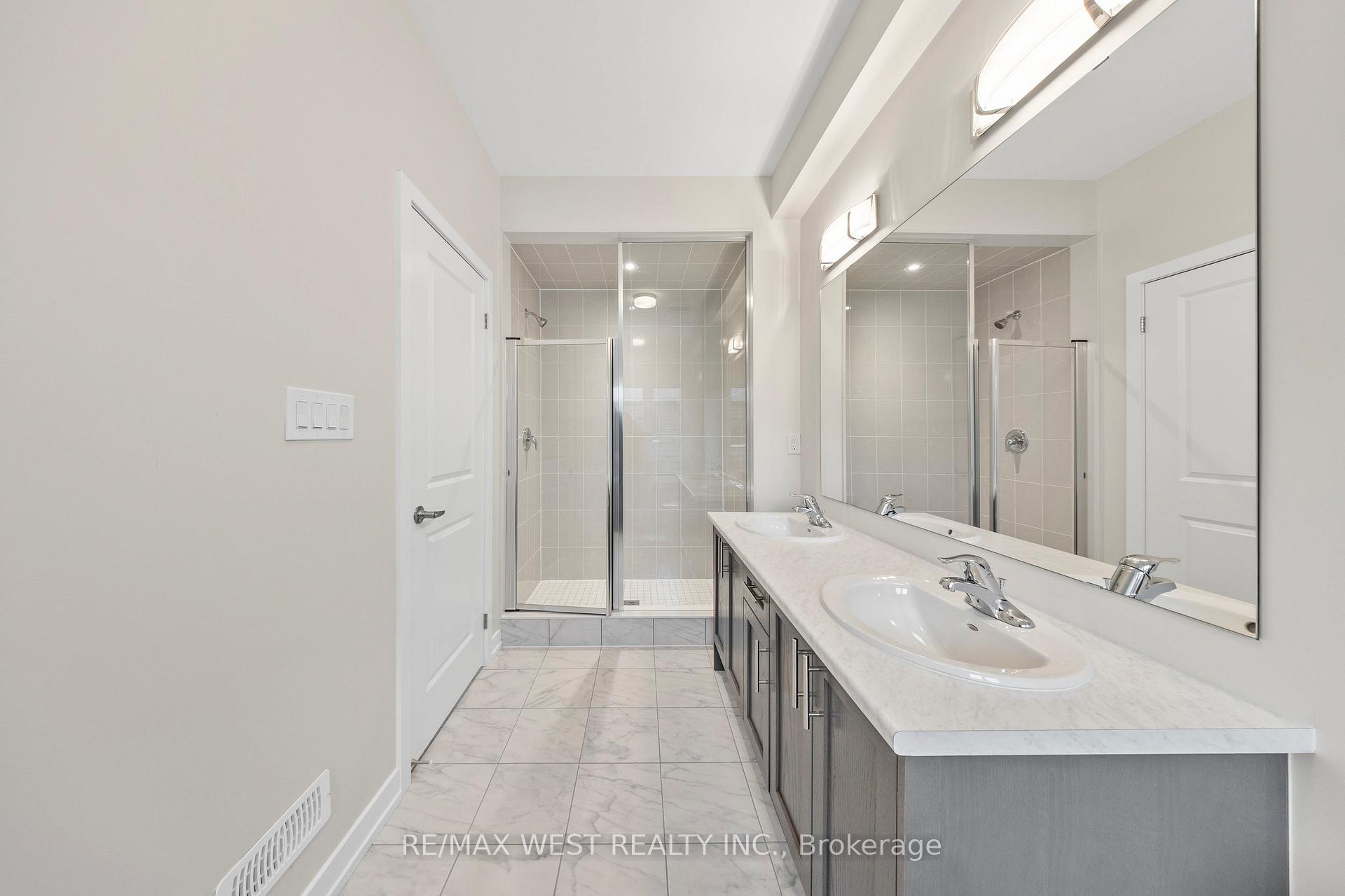 Photo 28 of 38 Singhampton Road, Vaughan, Kleinburg — HOMEH