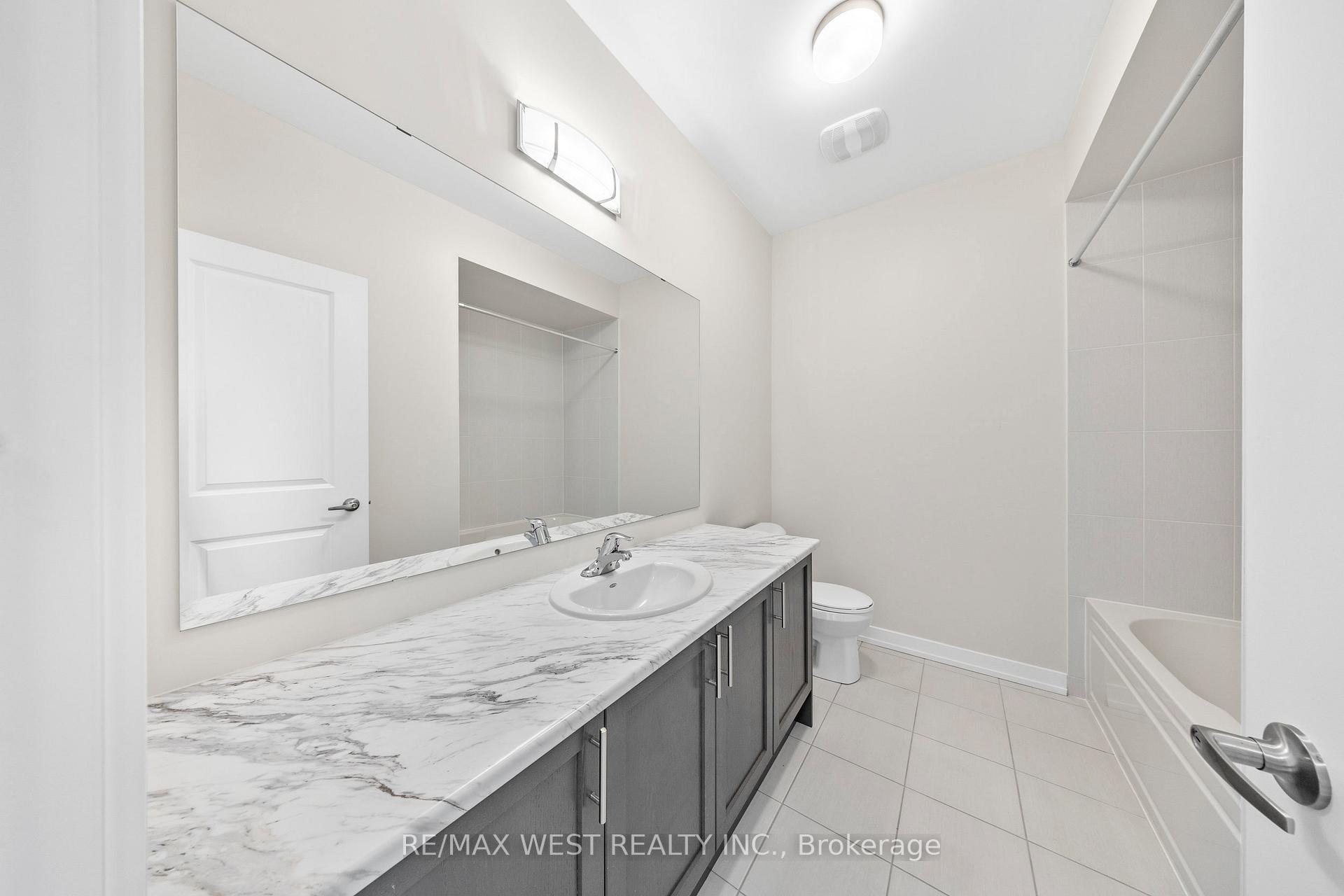 Photo 30 of 38 Singhampton Road, Vaughan, Kleinburg — HOMEH