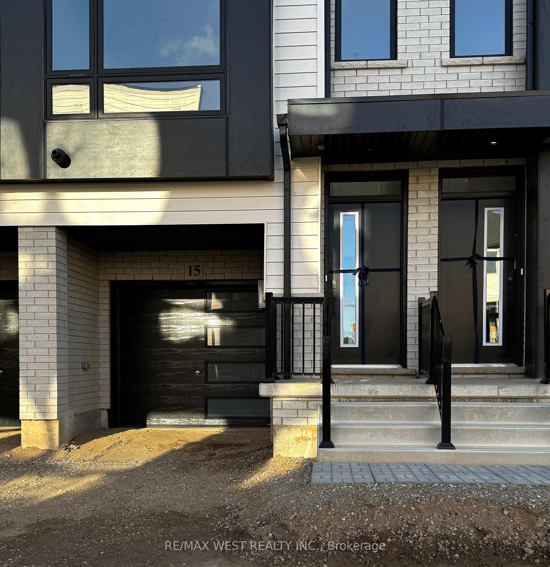 Photo 2 of Unit 15, 55 Tom Brown Drive, Brant, Paris — HOMEH