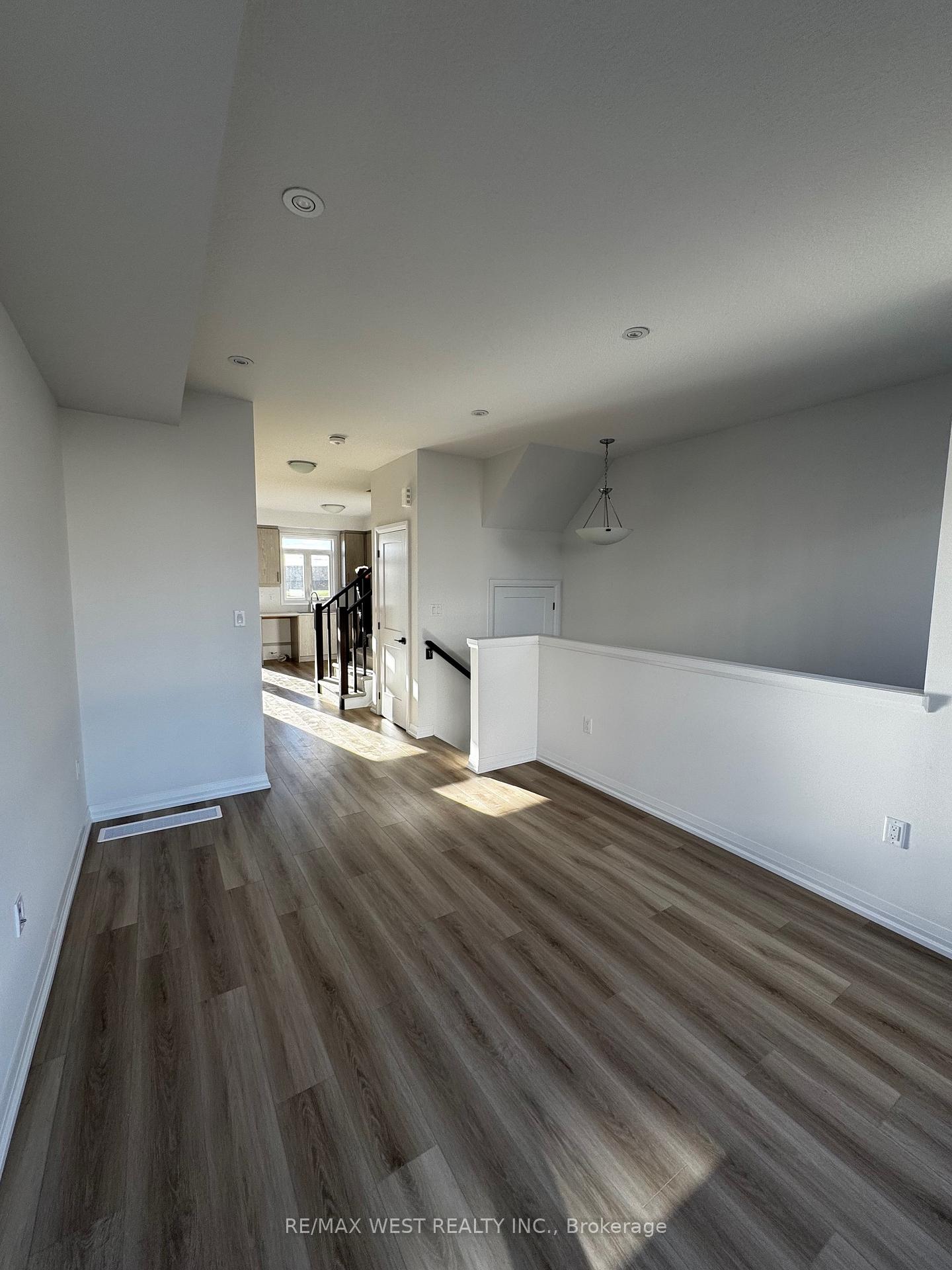 Photo 6 of Unit 15, 55 Tom Brown Drive, Brant, Paris — HOMEH