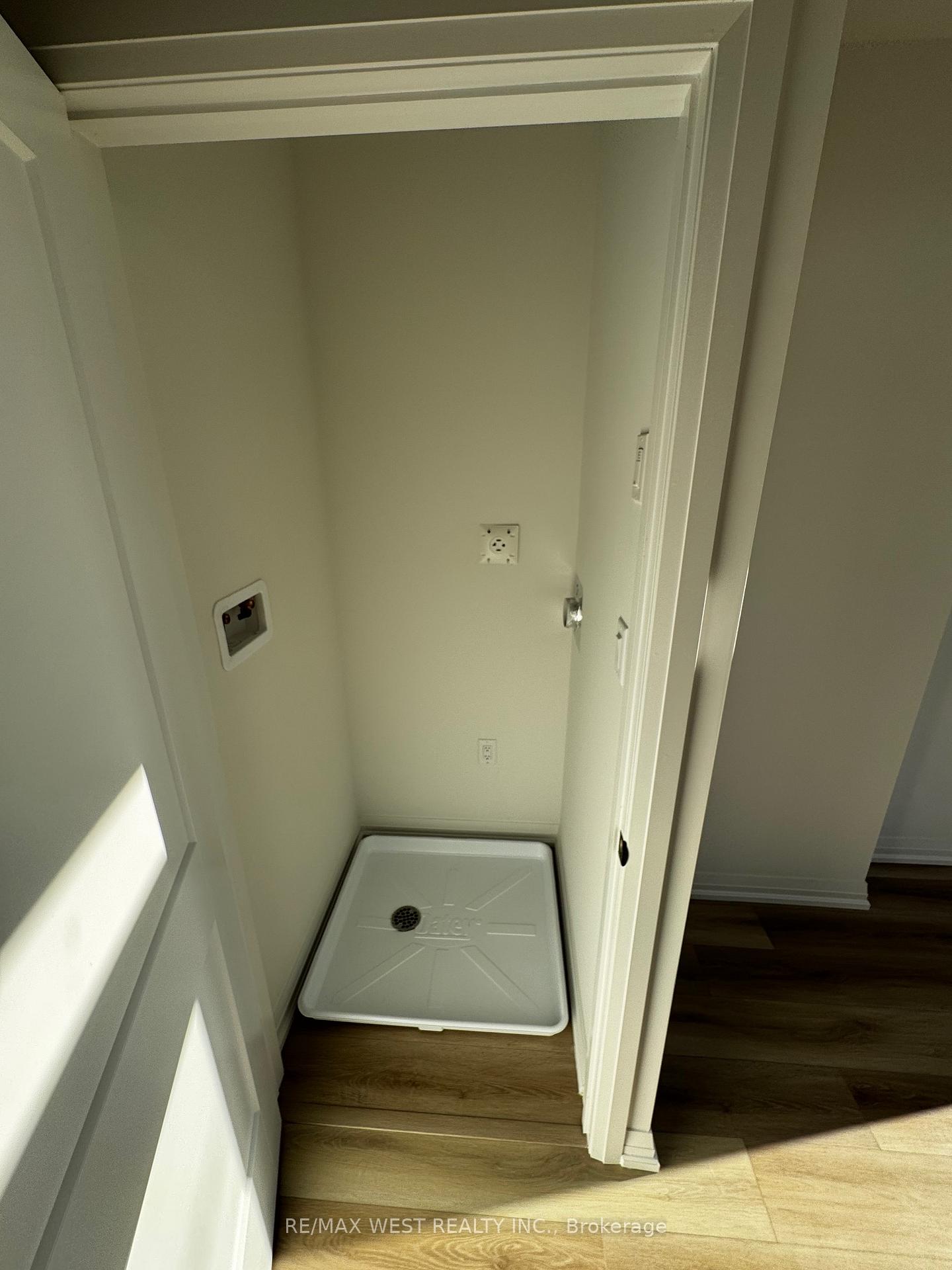Photo 12 of Unit 15, 55 Tom Brown Drive, Brant, Paris — HOMEH