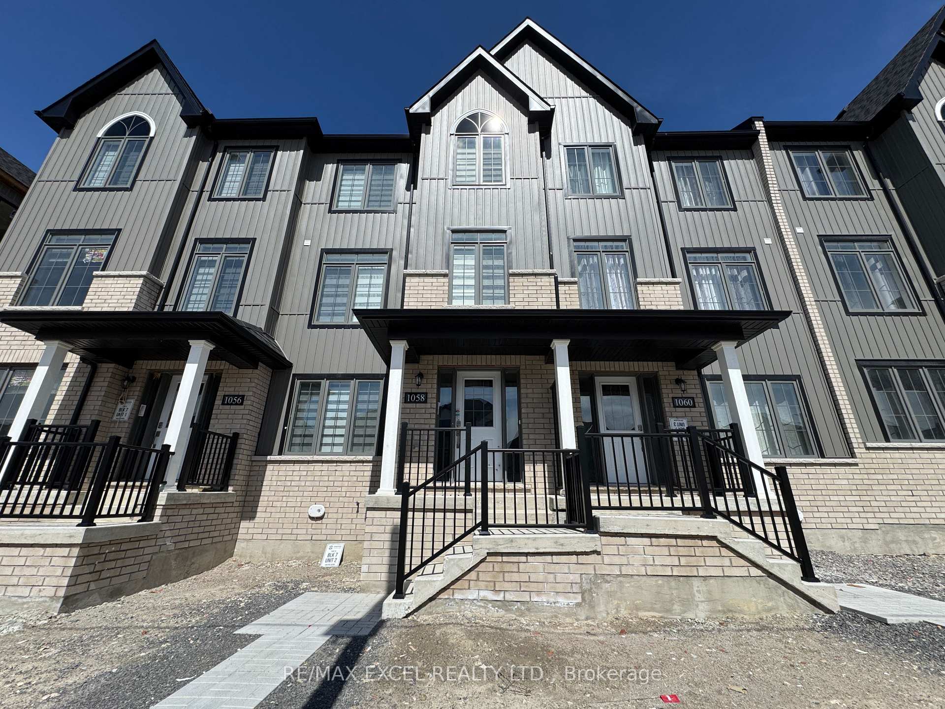 Photo 4 of 1058 Dyas Avenue, Oshawa, Kedron — HOMEH