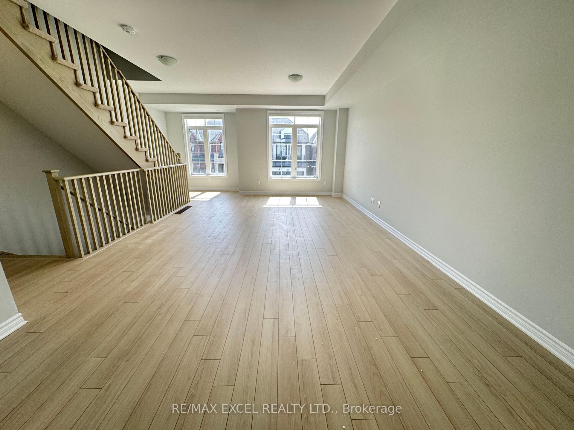 Photo 2 of 1058 Dyas Avenue, Oshawa, Kedron — HOMEH
