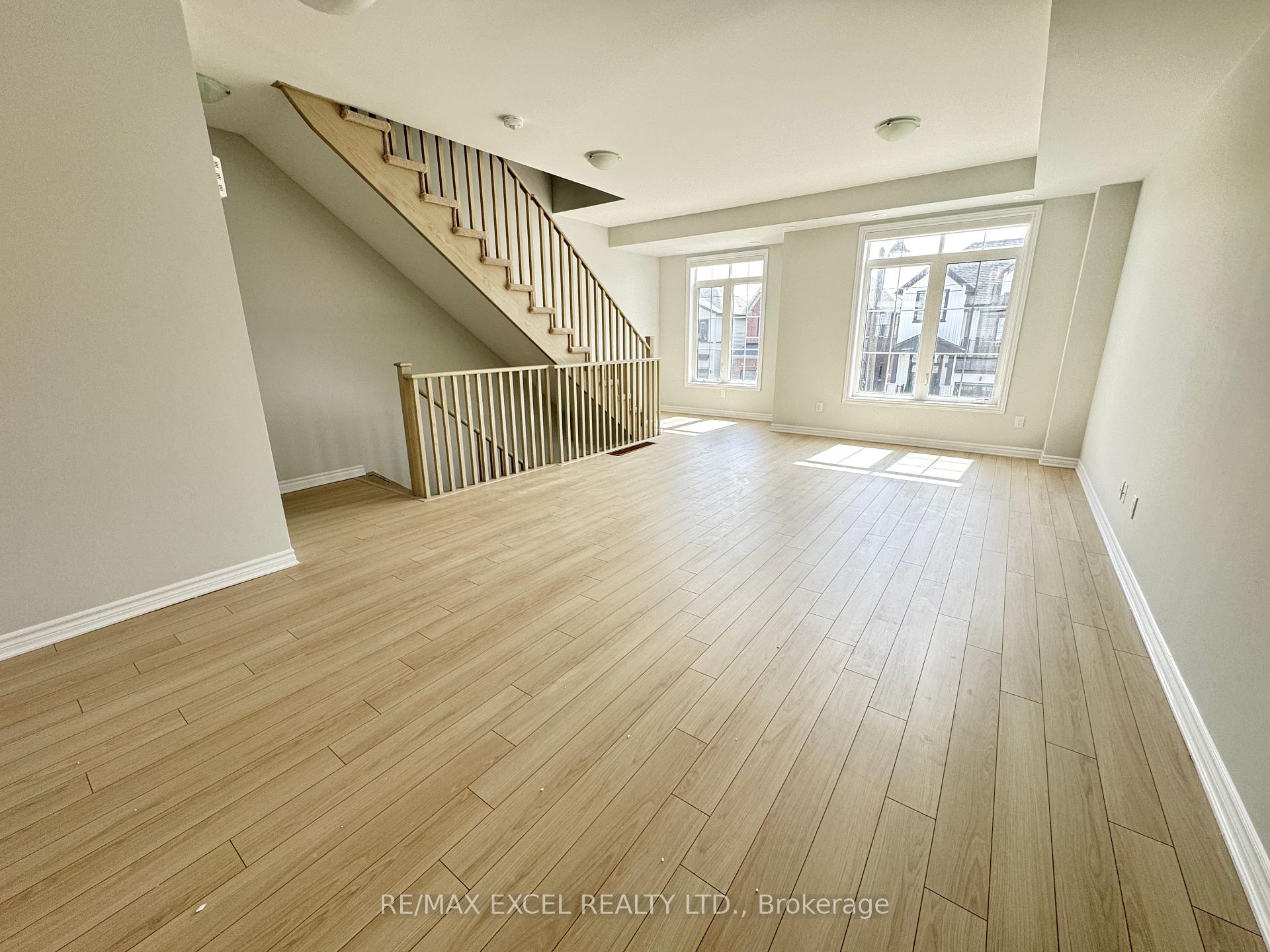 Photo 5 of 1058 Dyas Avenue, Oshawa, Kedron — HOMEH