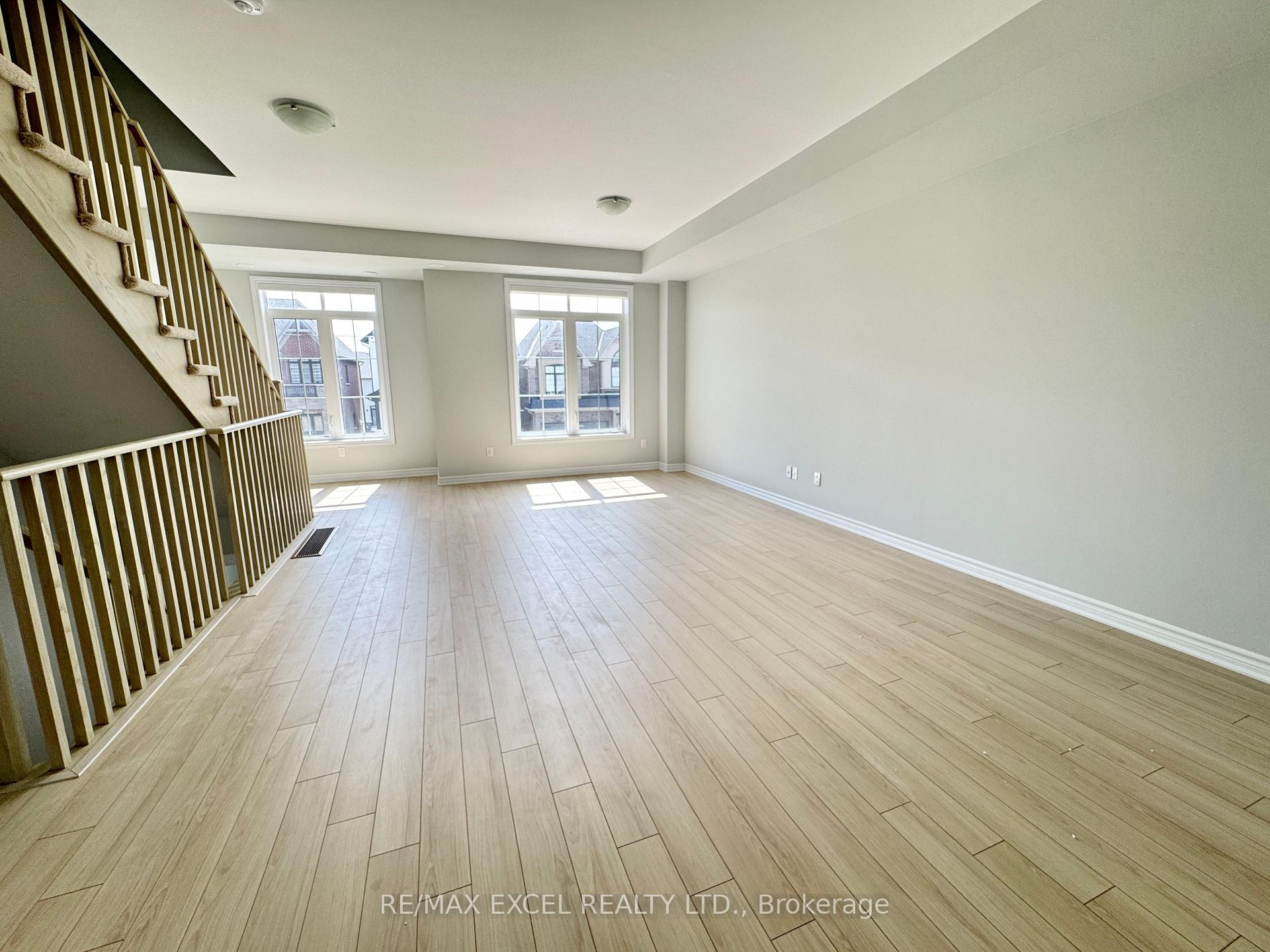 Photo 3 of 1058 Dyas Avenue, Oshawa, Kedron — HOMEH