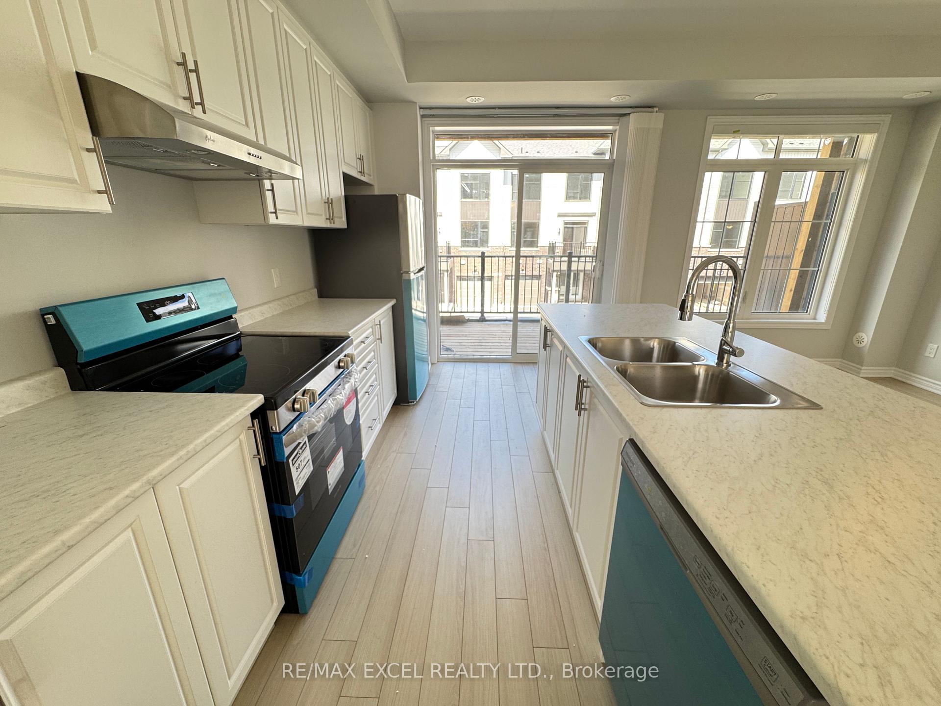 Photo 6 of 1058 Dyas Avenue, Oshawa, Kedron — HOMEH