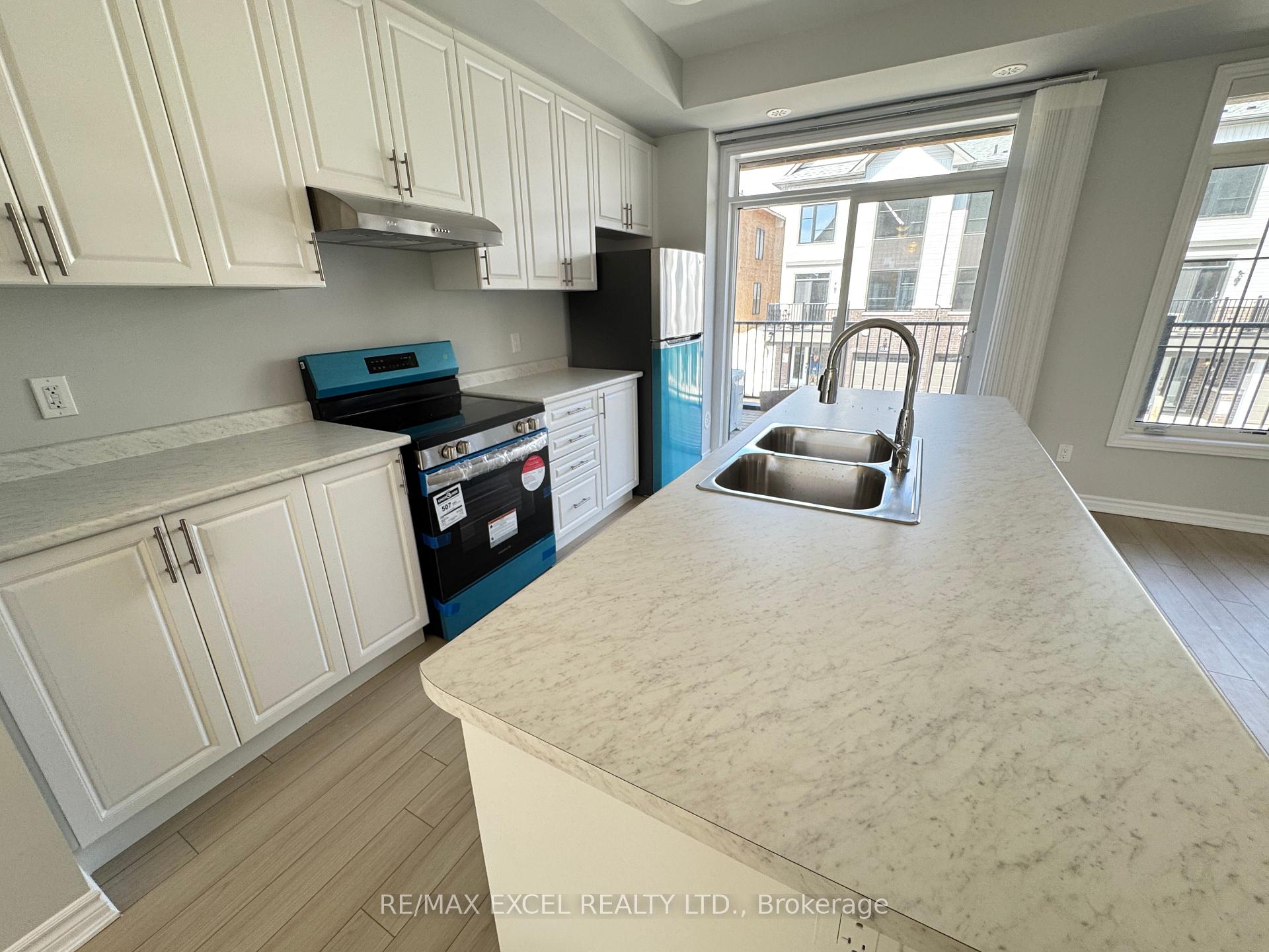 Photo 8 of 1058 Dyas Avenue, Oshawa, Kedron — HOMEH