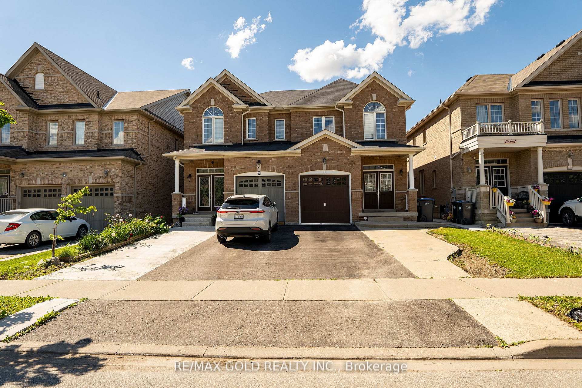 Photo 3 of Unit (Upper), 11 Vanderpool Crescent, Brampton, Bram East — HOMEH