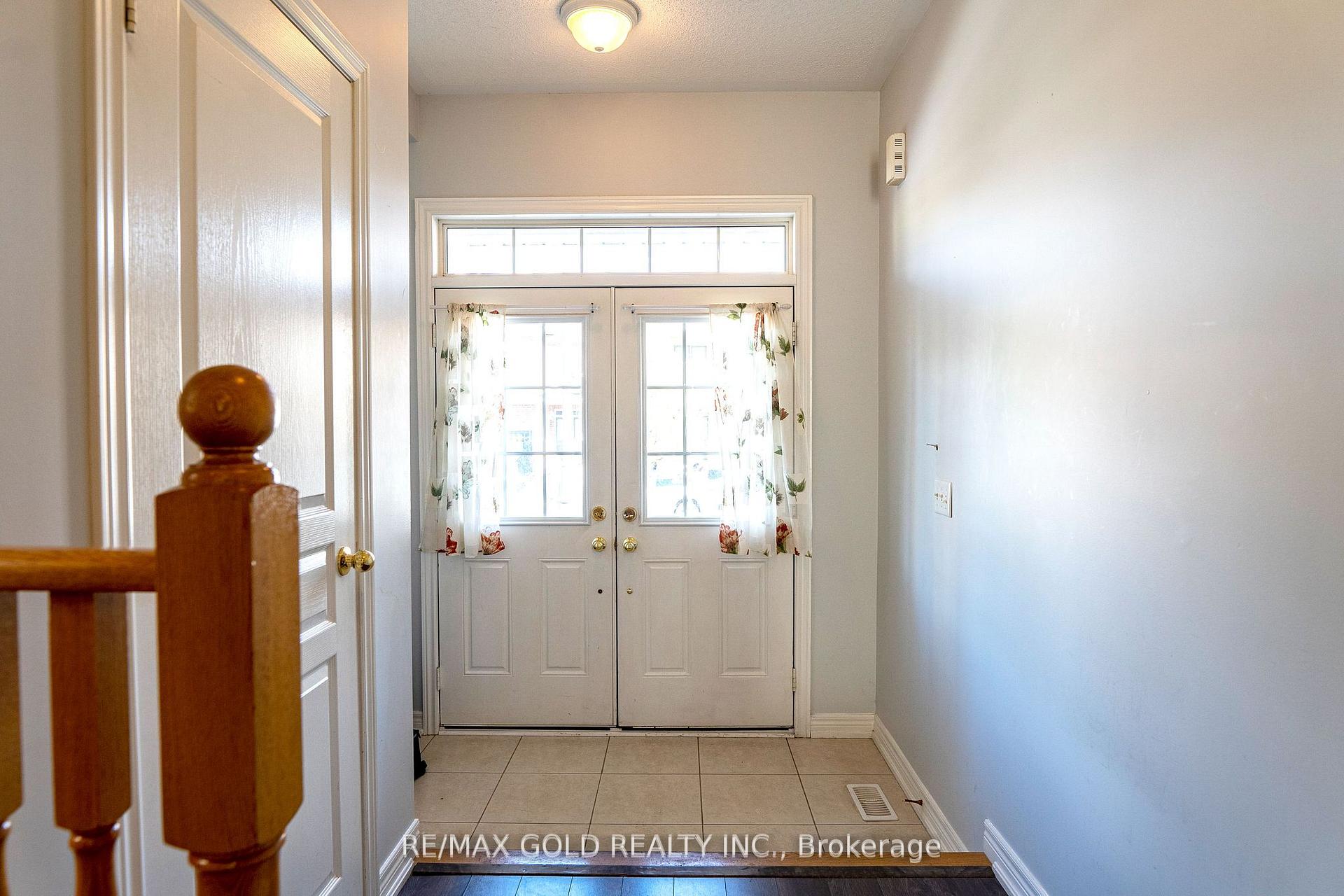Photo 2 of Unit (Upper), 11 Vanderpool Crescent, Brampton, Bram East — HOMEH