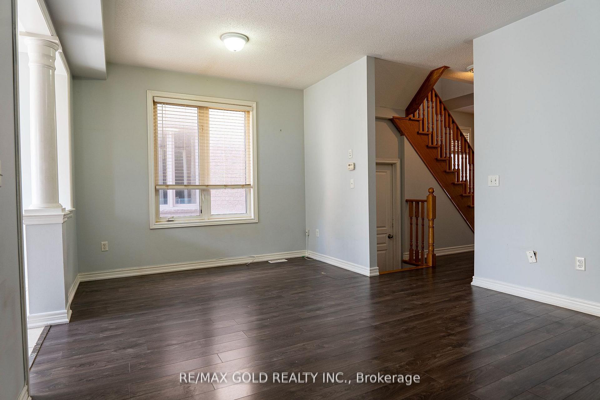 Photo 6 of Unit (Upper), 11 Vanderpool Crescent, Brampton, Bram East — HOMEH