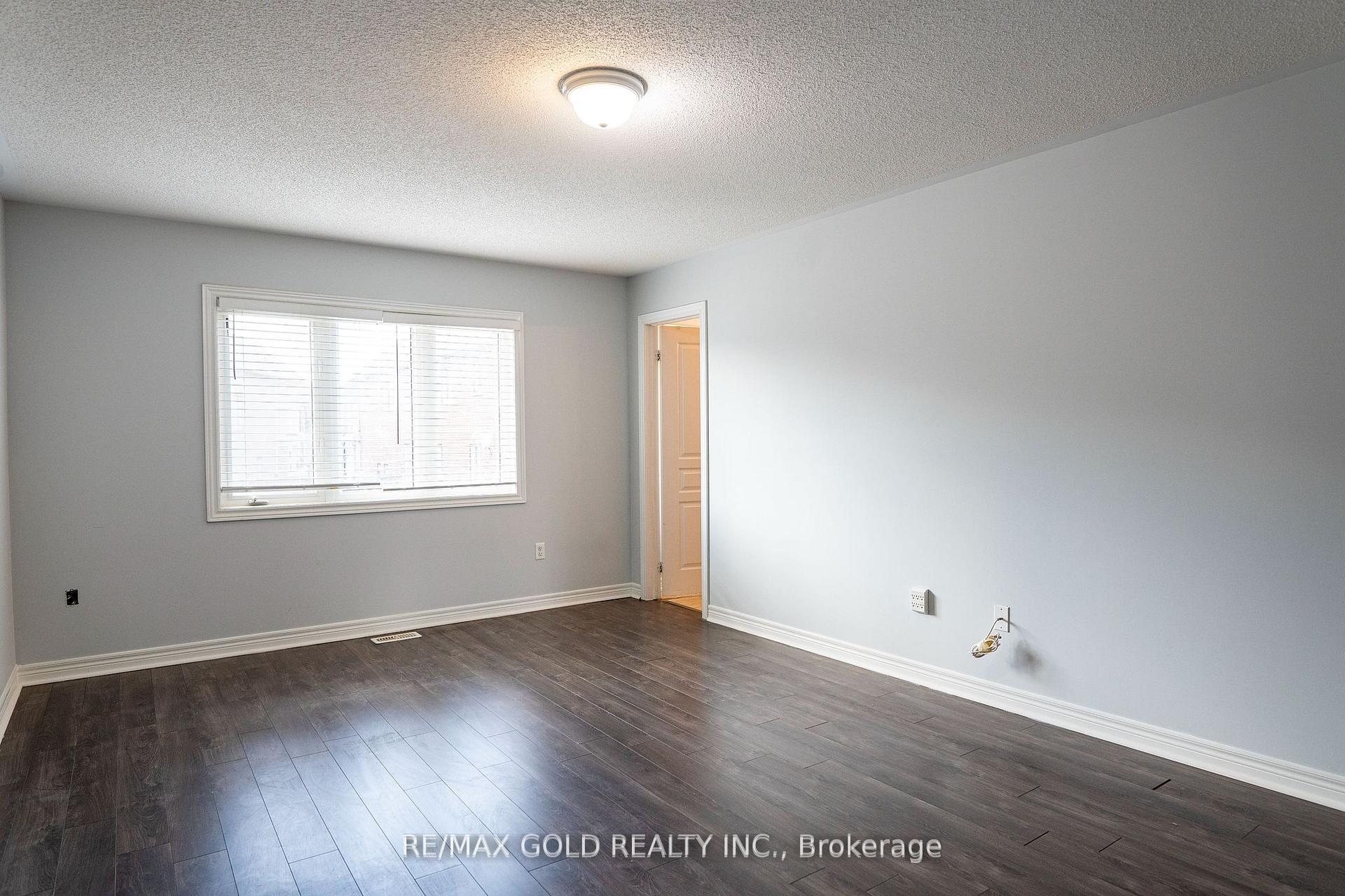 Photo 11 of Unit (Upper), 11 Vanderpool Crescent, Brampton, Bram East — HOMEH