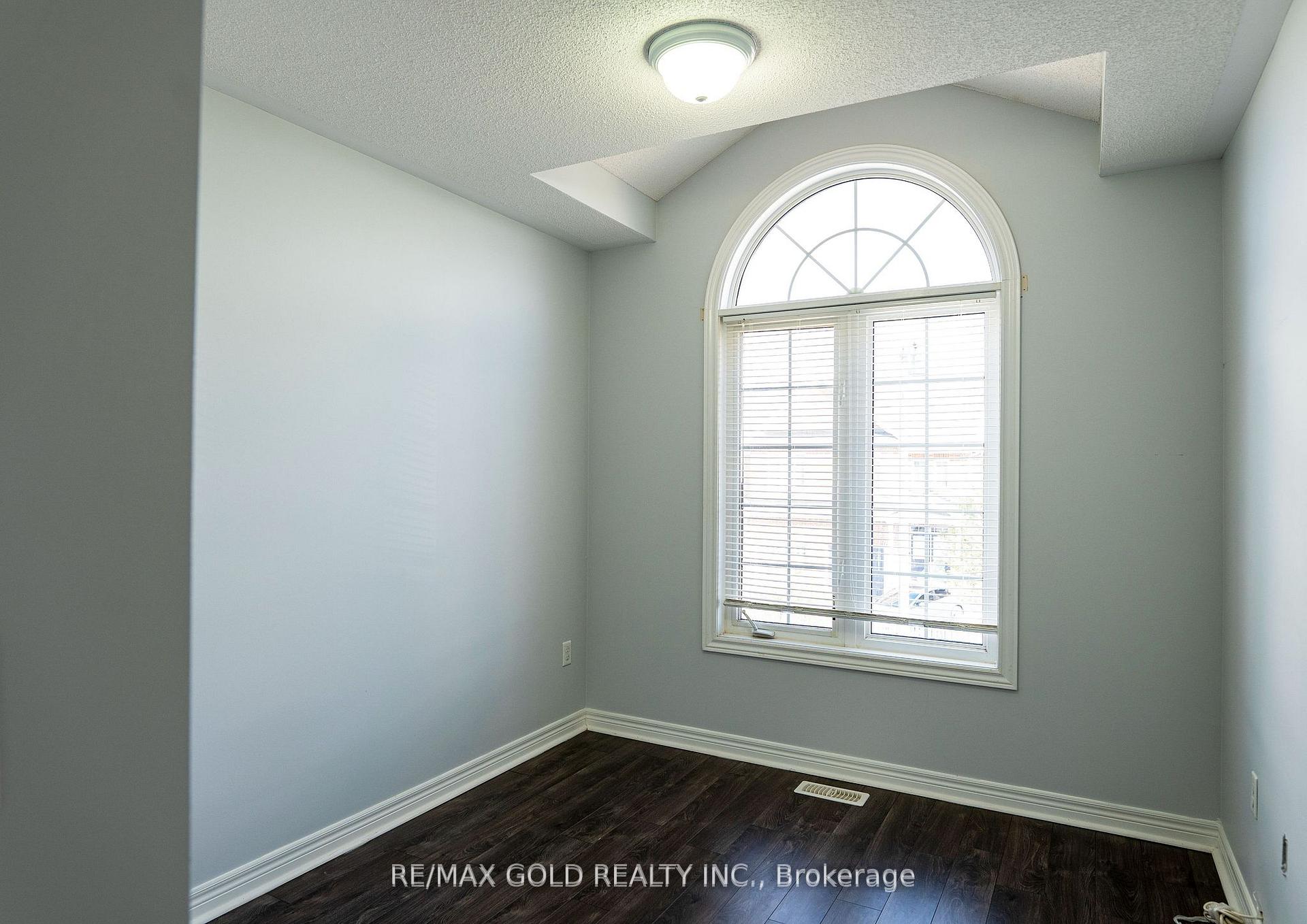 Photo 16 of Unit (Upper), 11 Vanderpool Crescent, Brampton, Bram East — HOMEH