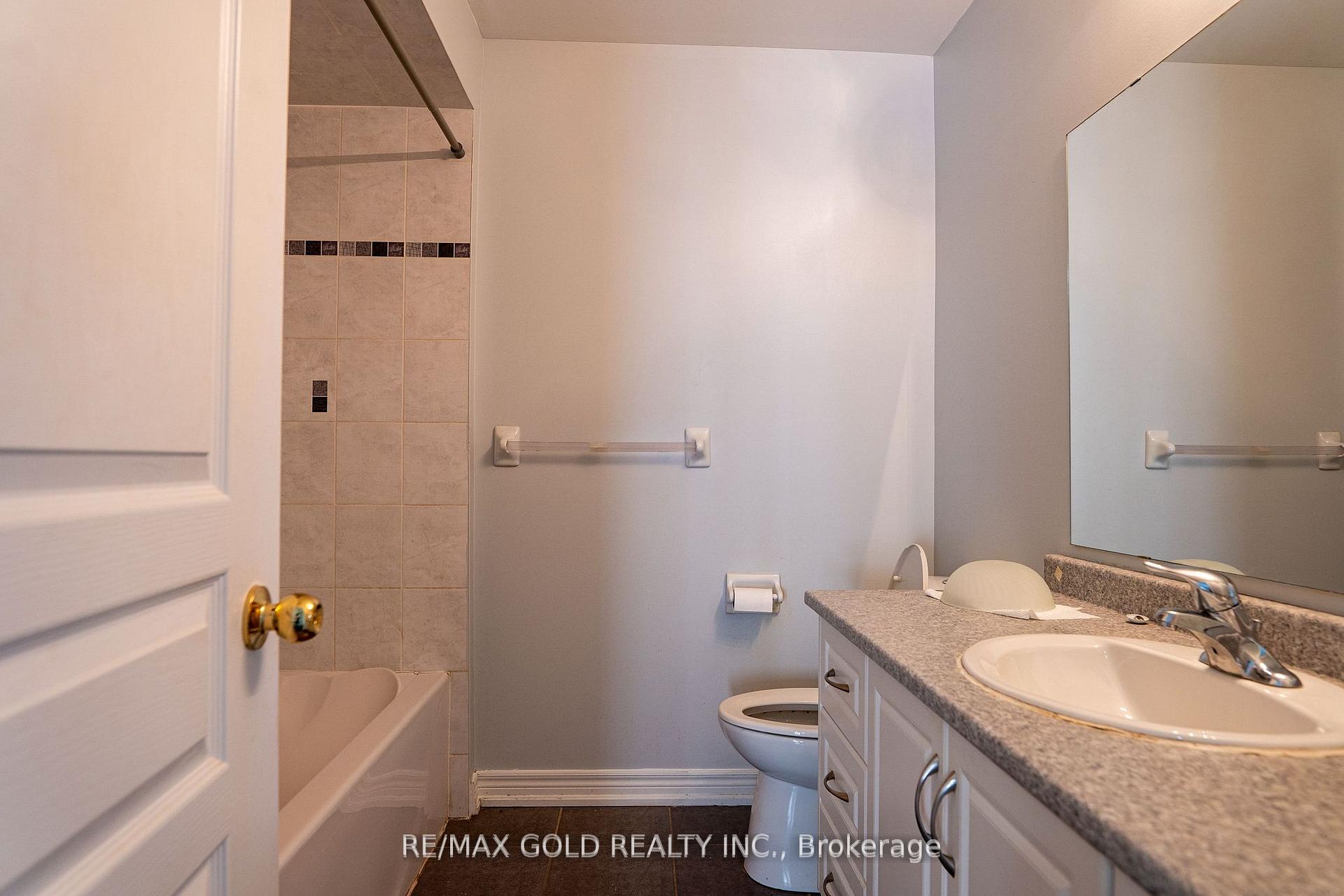 Photo 18 of Unit (Upper), 11 Vanderpool Crescent, Brampton, Bram East — HOMEH