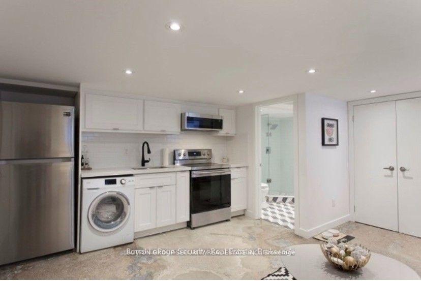 Photo 4 of Unit 1, 49 Wineva Avenue, Toronto, The Beaches — HOMEH