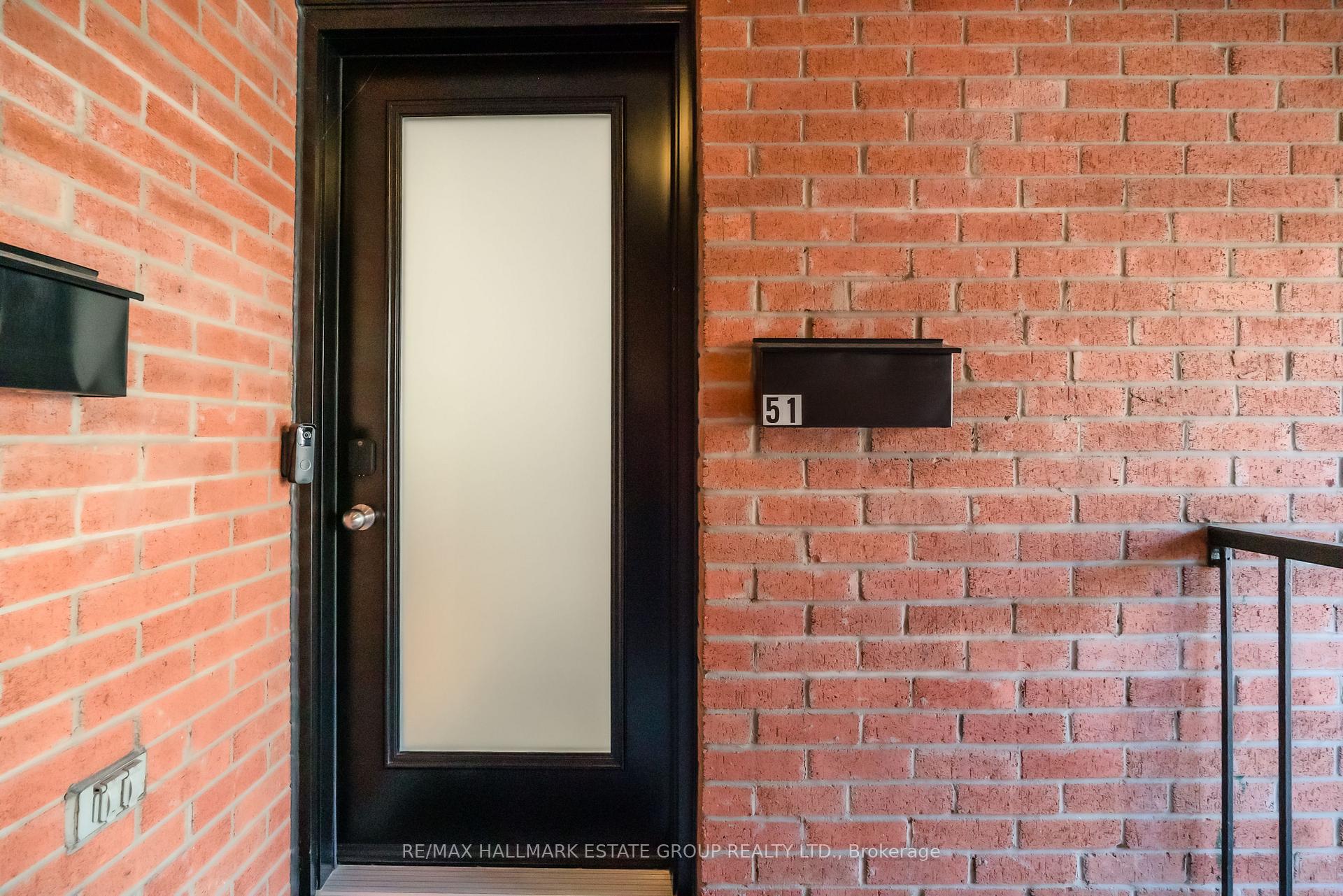 Photo 3 of Unit Lower, 51 Longboat Avenue, Toronto, Waterfront Communities — HOMEH
