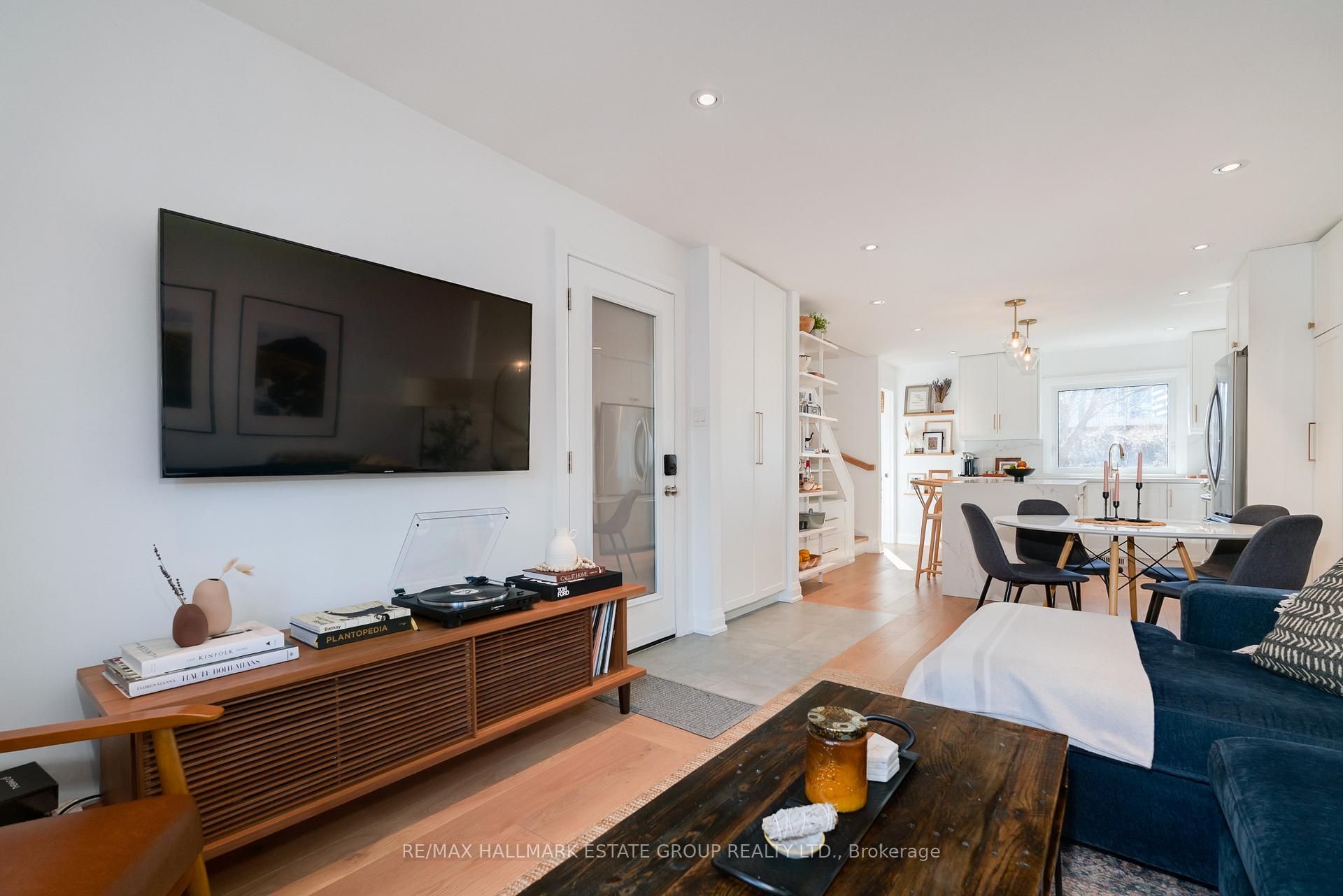 Photo 4 of Unit Lower, 51 Longboat Avenue, Toronto, Waterfront Communities — HOMEH