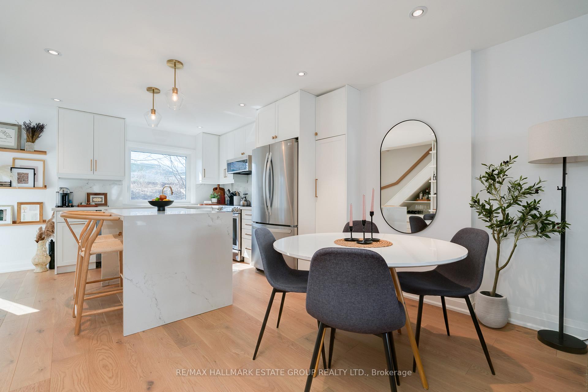 Photo 7 of Unit Lower, 51 Longboat Avenue, Toronto, Waterfront Communities — HOMEH