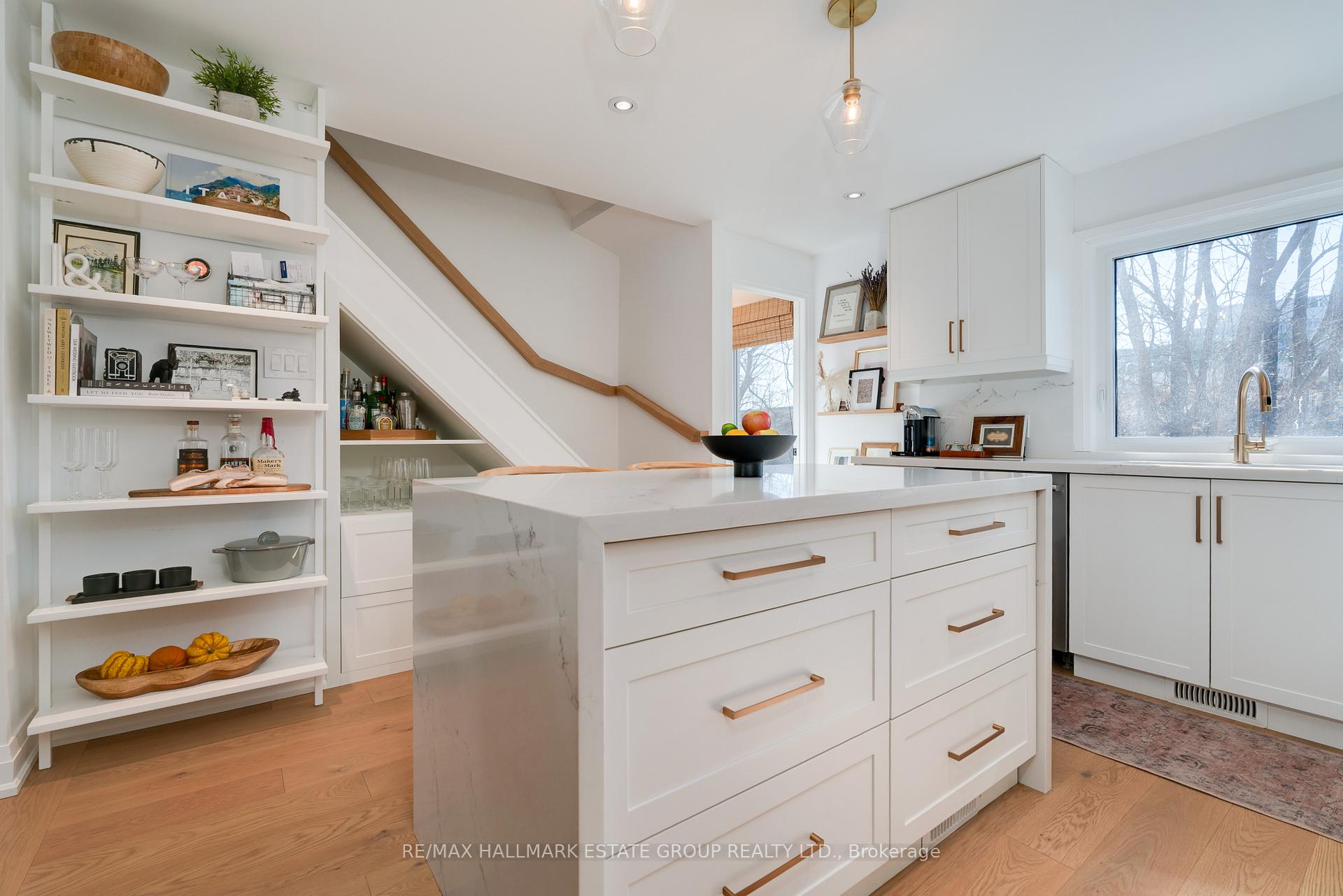 Photo 8 of Unit Lower, 51 Longboat Avenue, Toronto, Waterfront Communities — HOMEH