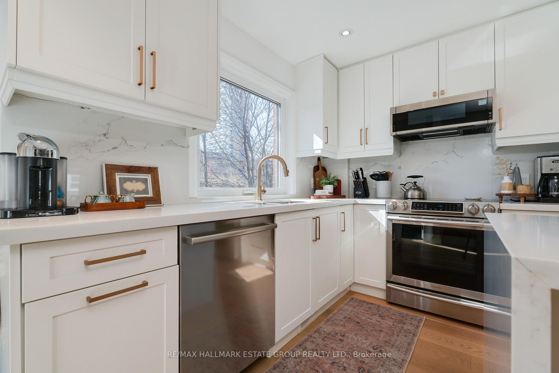 Photo 10 of Unit Lower, 51 Longboat Avenue, Toronto, Waterfront Communities — HOMEH