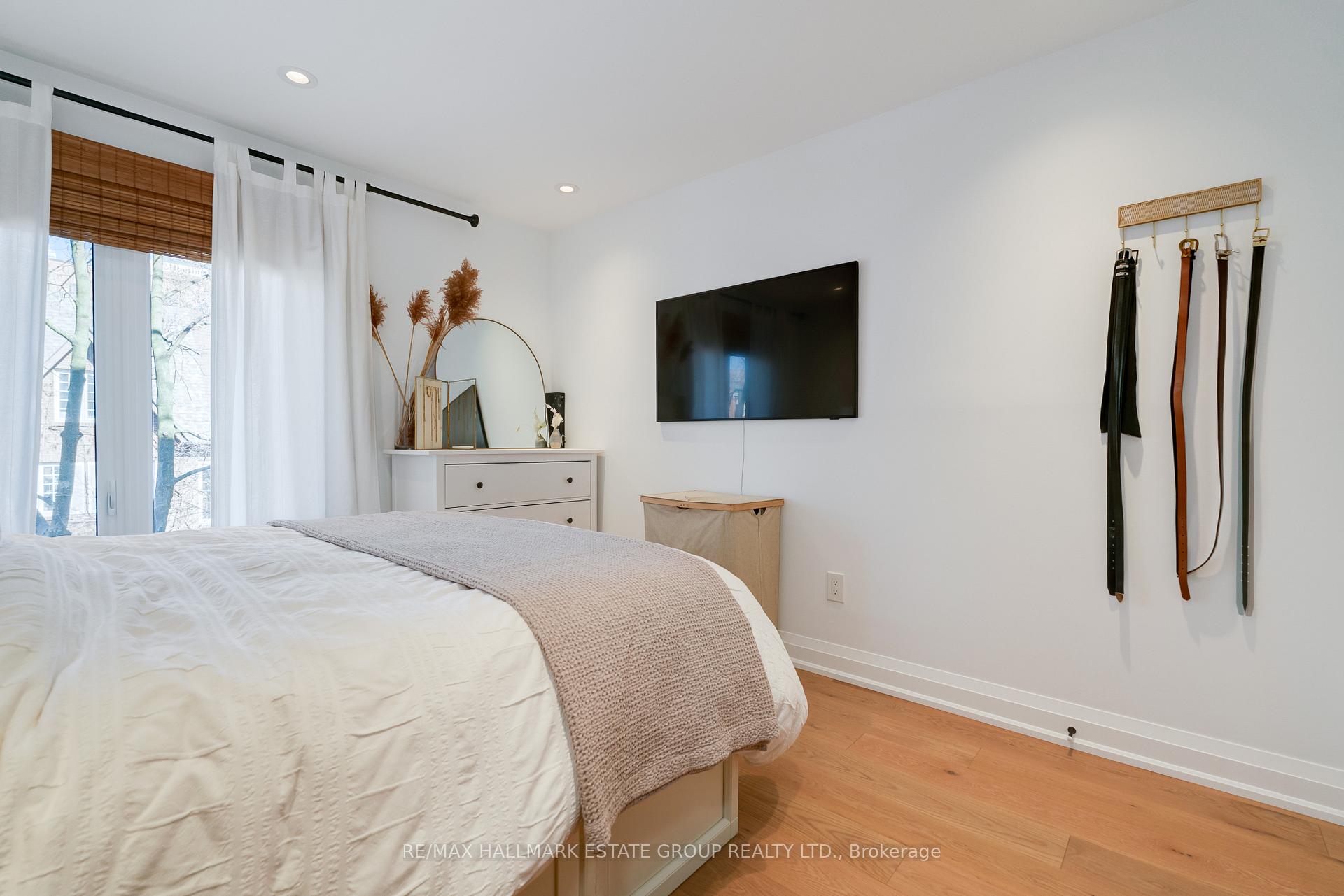 Photo 14 of Unit Lower, 51 Longboat Avenue, Toronto, Waterfront Communities — HOMEH