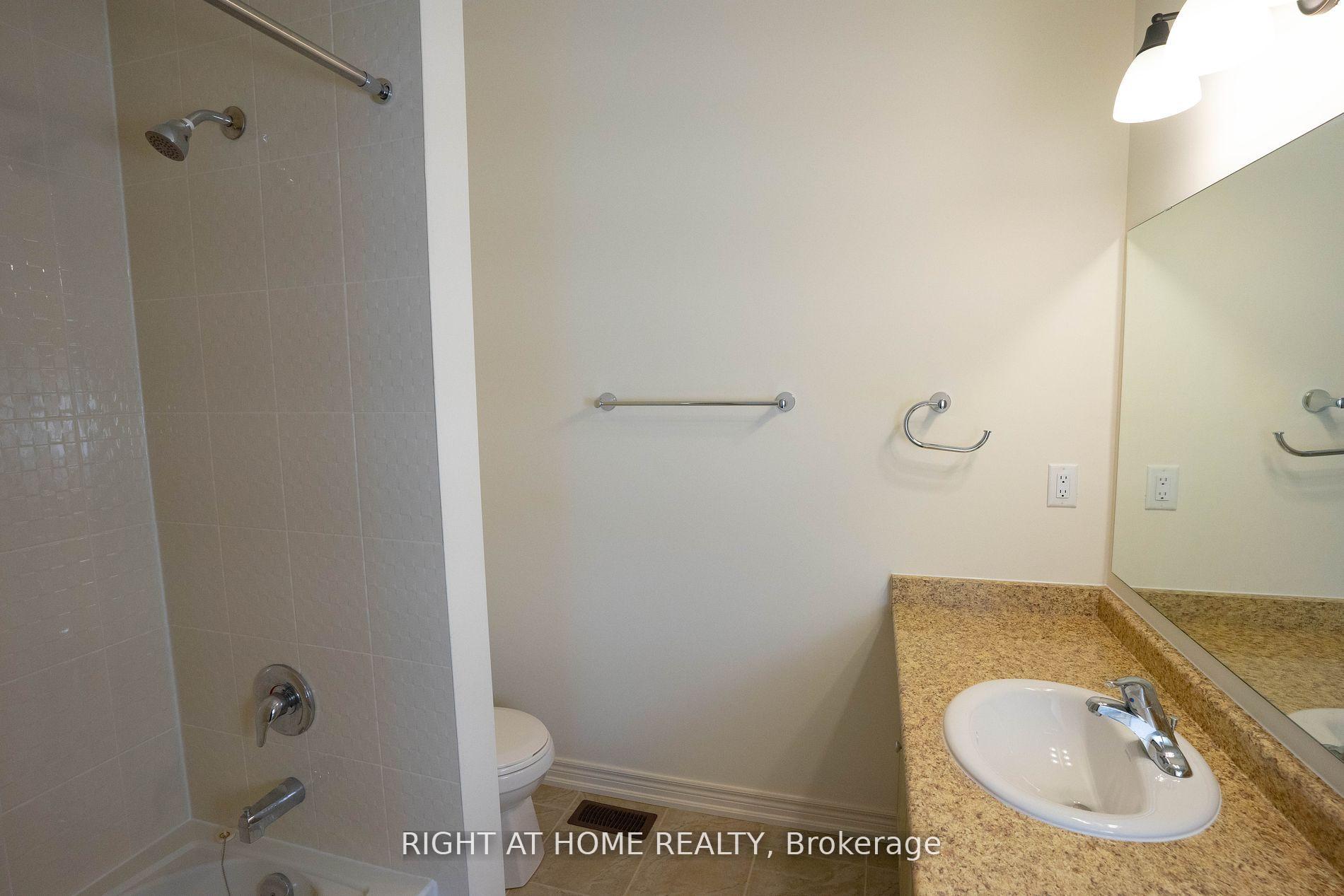 Photo 9 of 29 Boone Crescent, Vaughan, Kleinburg — HOMEH