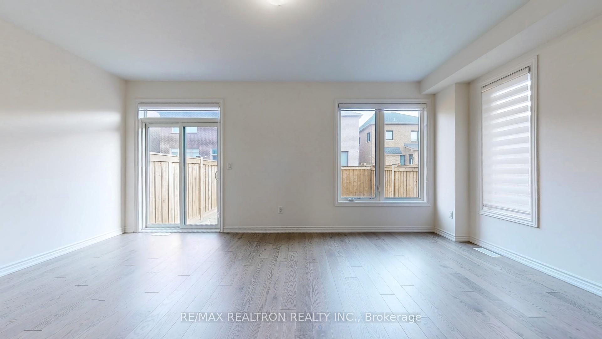 Photo 6 of 19 Macpherson St, Whitby, Rural Whitby — HOMEH