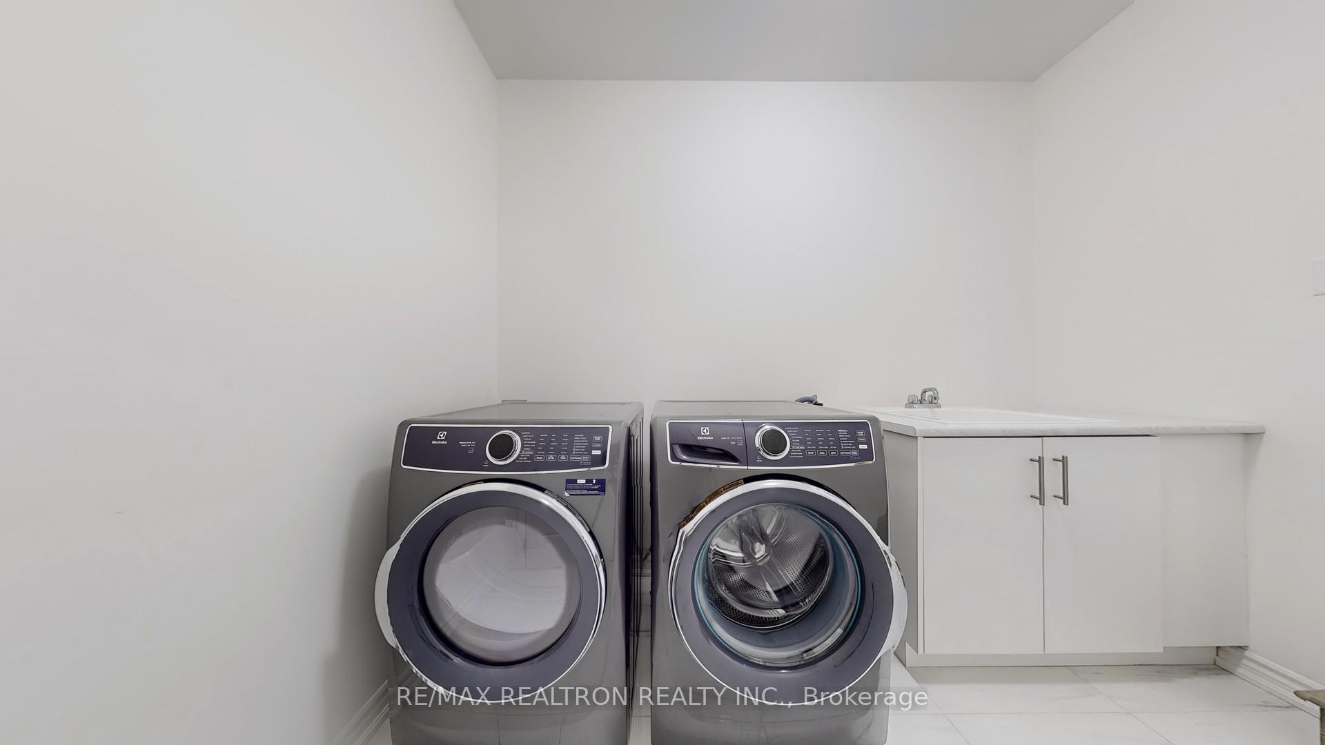Photo 12 of 19 Macpherson St, Whitby, Rural Whitby — HOMEH