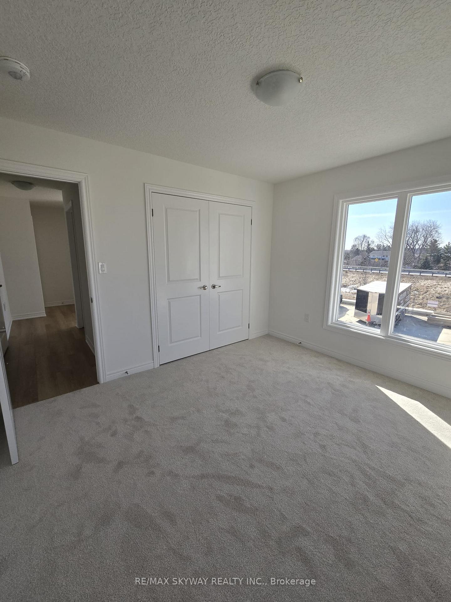 Photo 5 of Unit 15, 205 Thames Way, Hamilton, Mount Hope — HOMEH