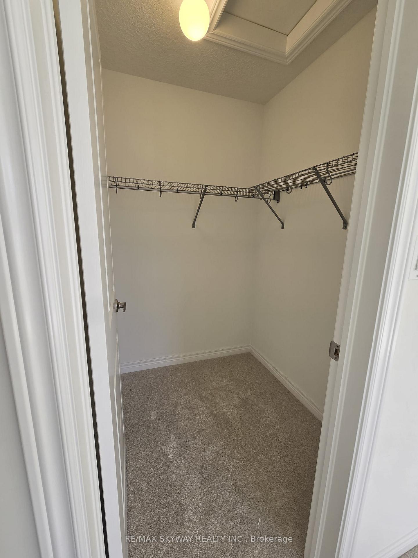 Photo 6 of Unit 15, 205 Thames Way, Hamilton, Mount Hope — HOMEH