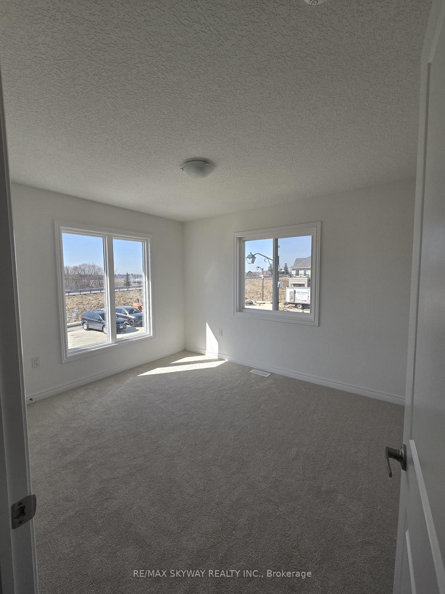 Photo 10 of Unit 15, 205 Thames Way, Hamilton, Mount Hope — HOMEH