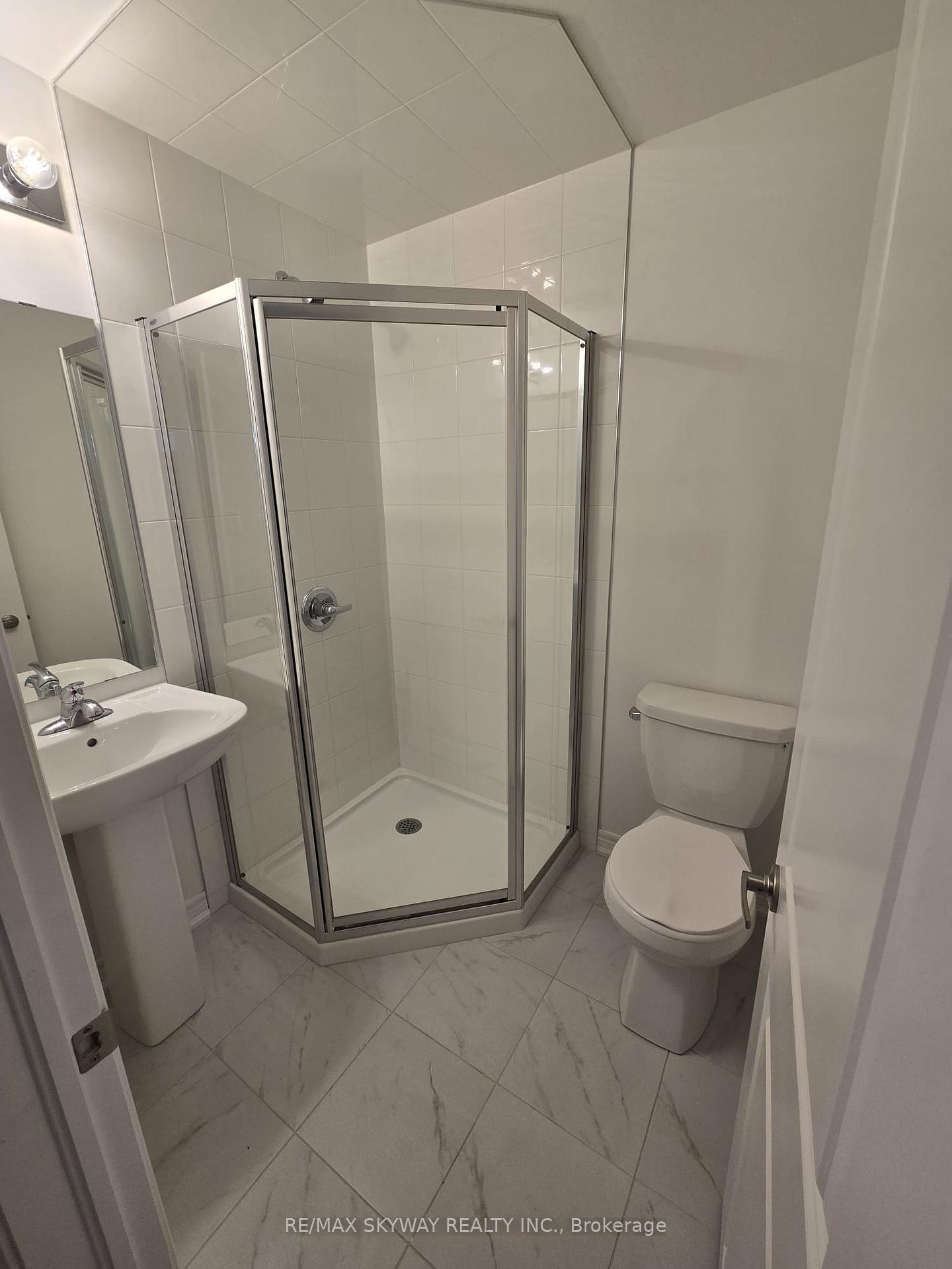Photo 14 of Unit 15, 205 Thames Way, Hamilton, Mount Hope — HOMEH