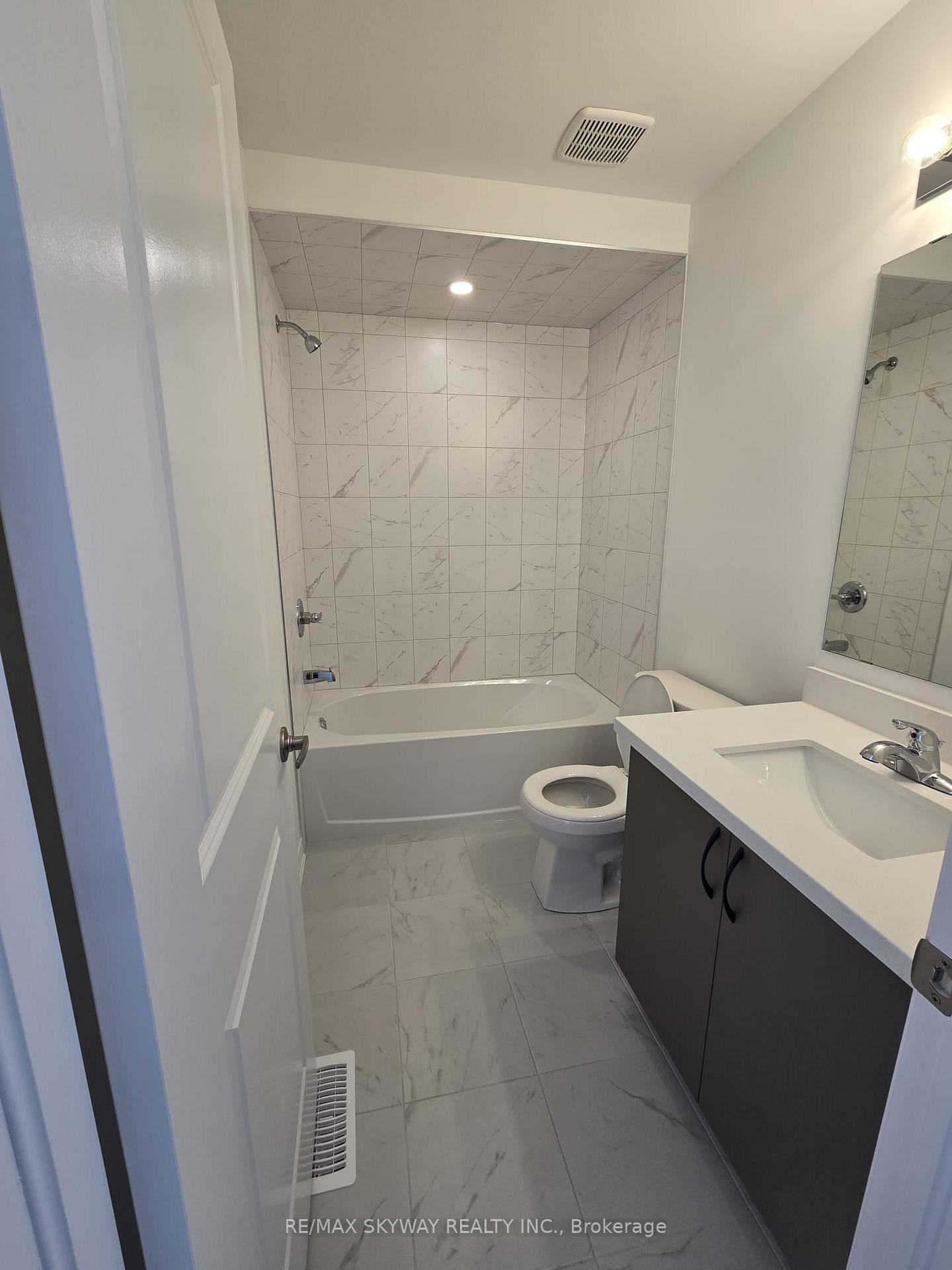Photo 17 of Unit 15, 205 Thames Way, Hamilton, Mount Hope — HOMEH