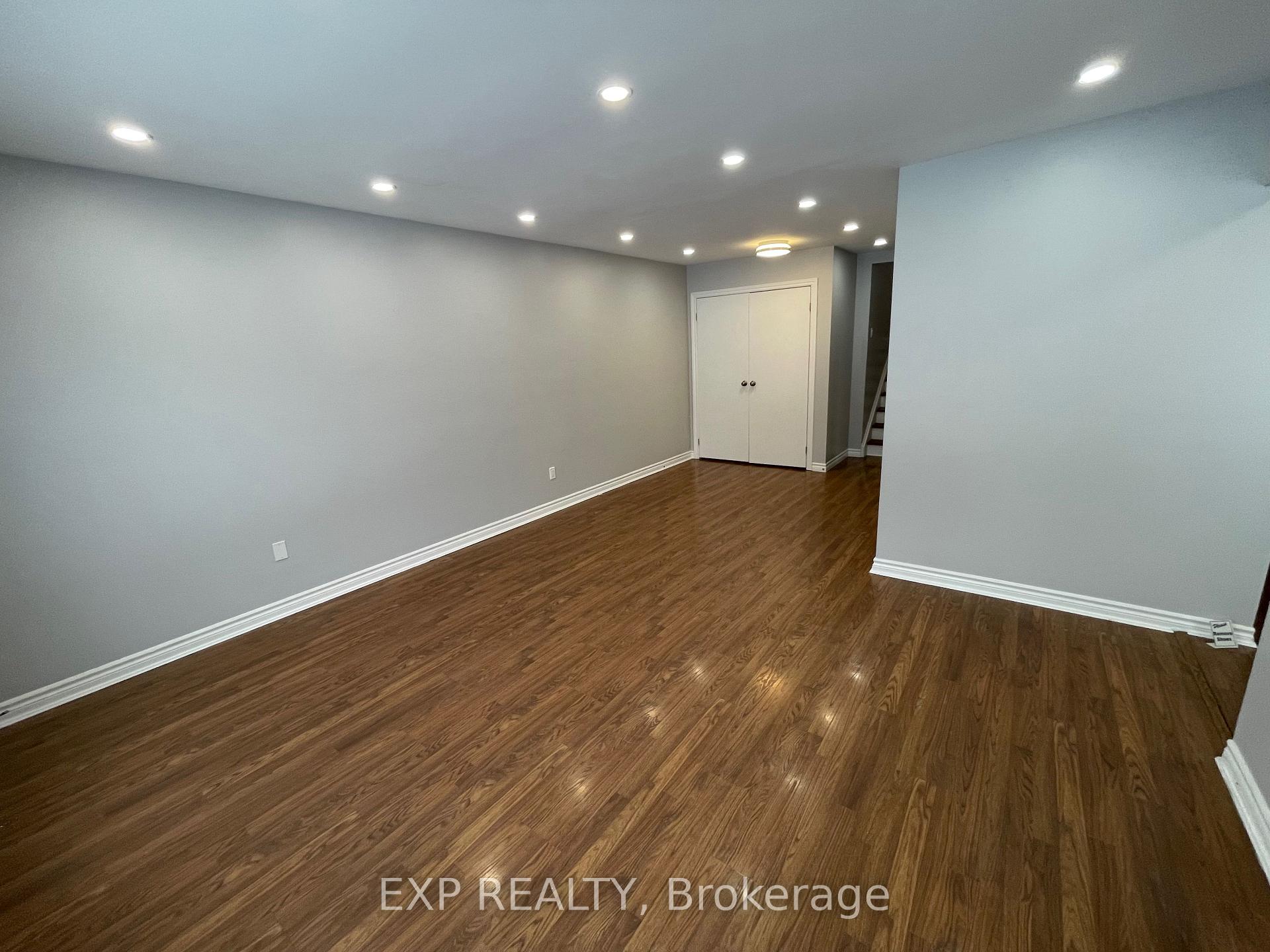 Photo 6 of 7 Burbank Pl (Main), Barrie, Wellington — HOMEH