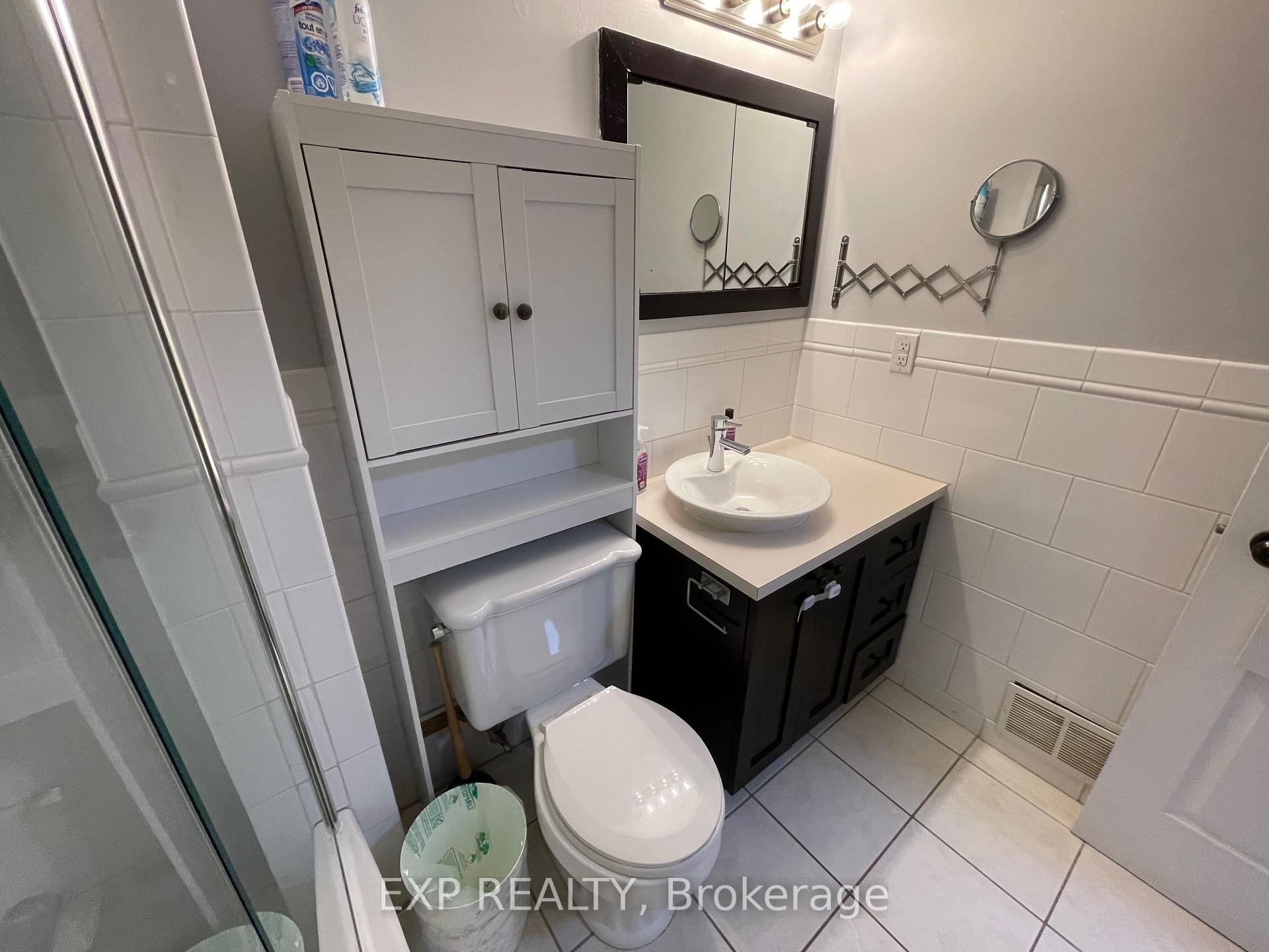 Photo 14 of 7 Burbank Pl (Main), Barrie, Wellington — HOMEH