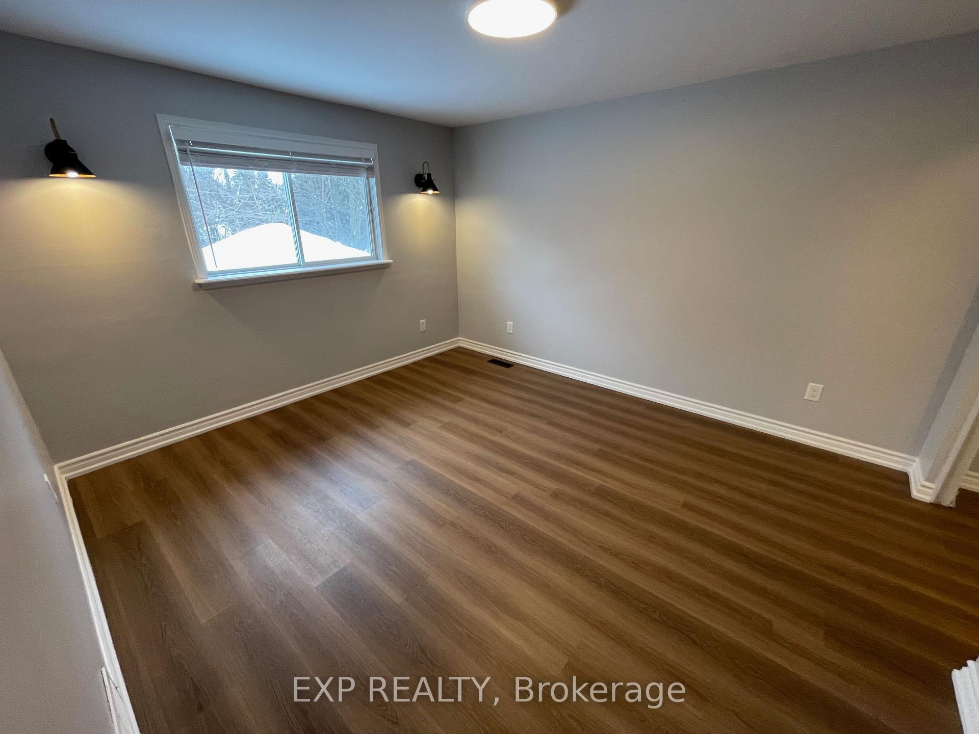 Photo 15 of 7 Burbank Pl (Main), Barrie, Wellington — HOMEH