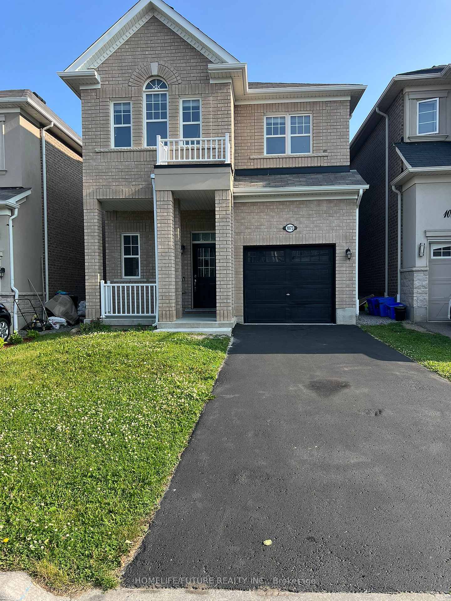 Photo 3 of 1073 Foxtail Crescent, Pickering, Rural Pickering — HOMEH