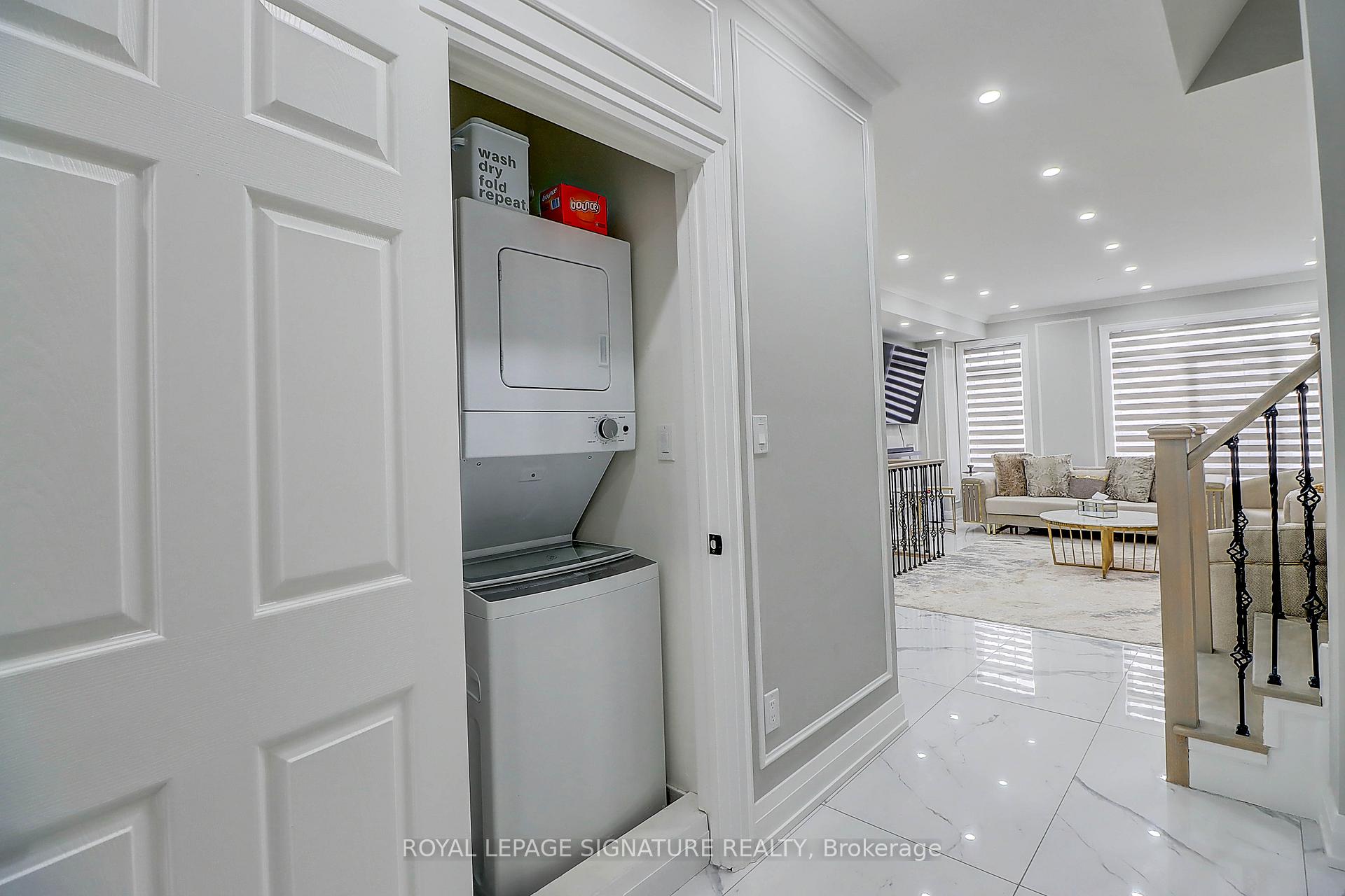 Photo 25 of 3 Sidaway Lane, Ajax, Central — HOMEH