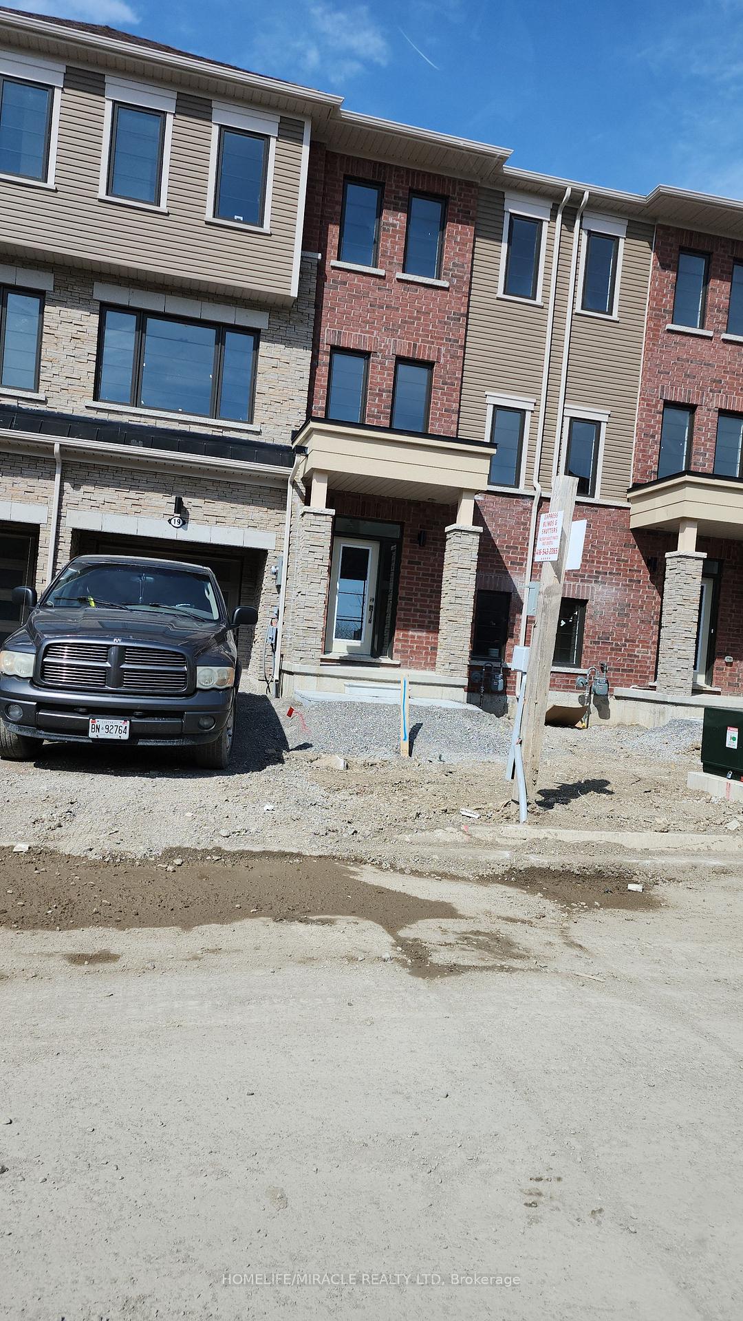 Photo 3 of 19 Utter Place, Hamilton, Stoney Creek — HOMEH