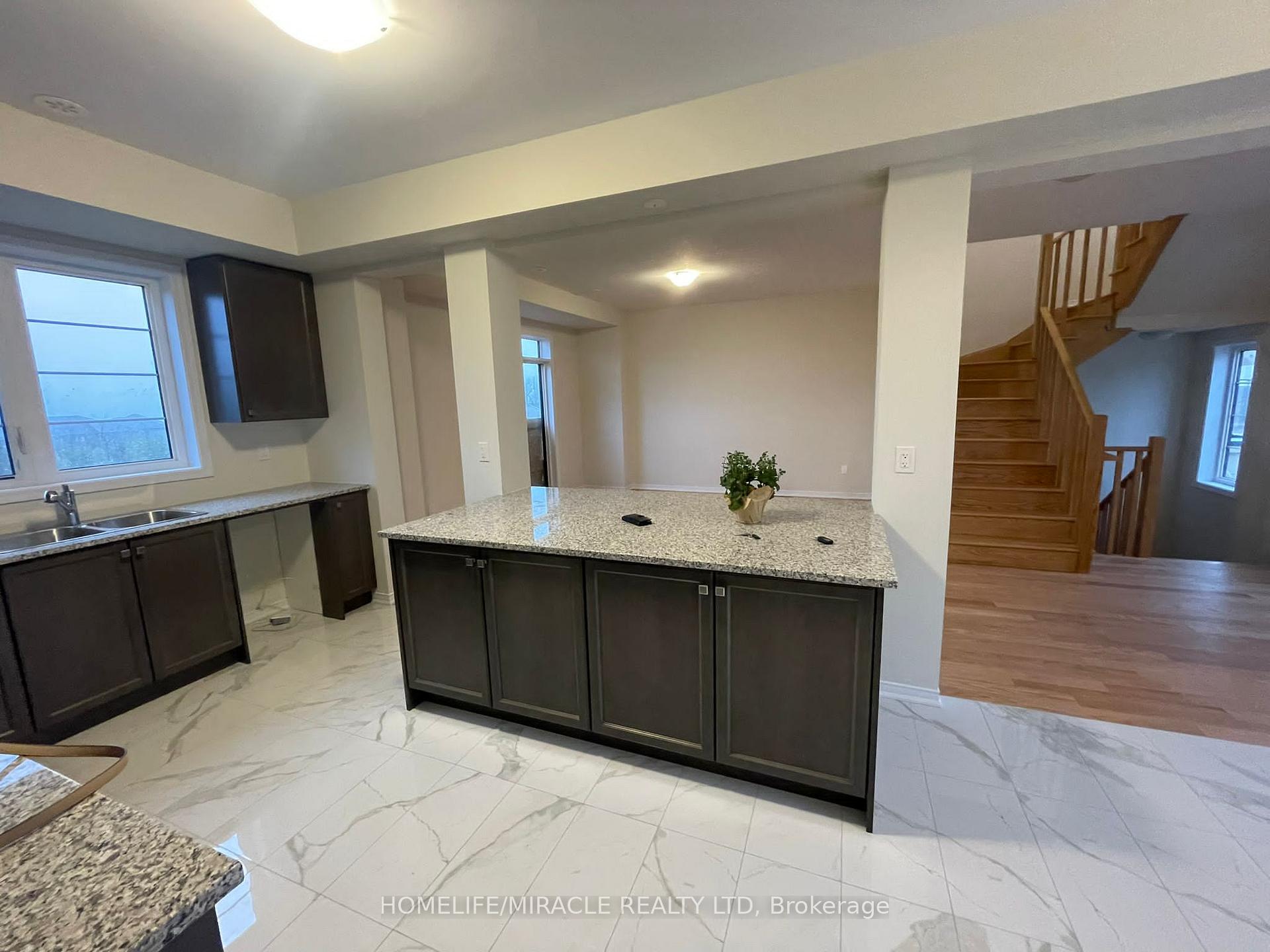 Photo 12 of 19 Utter Place, Hamilton, Stoney Creek — HOMEH