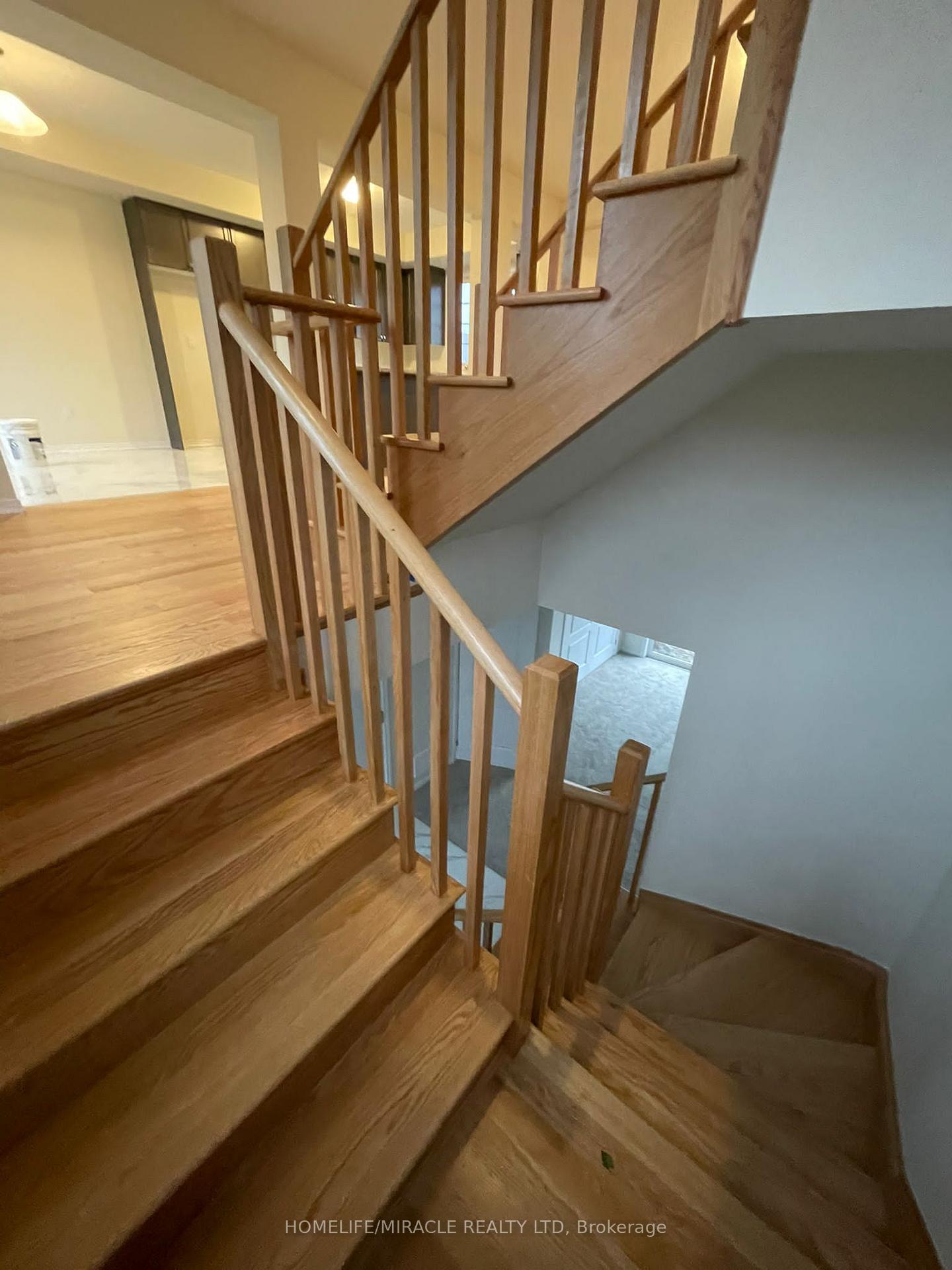 Photo 13 of 19 Utter Place, Hamilton, Stoney Creek — HOMEH