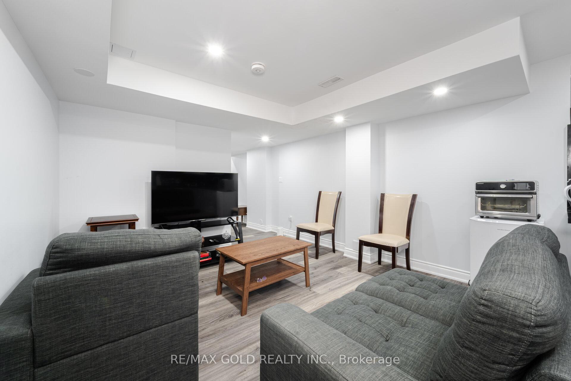 Photo 8 of Unit unit 2, 13 Redfern Street, Brampton, Northwest Brampton — HOMEH