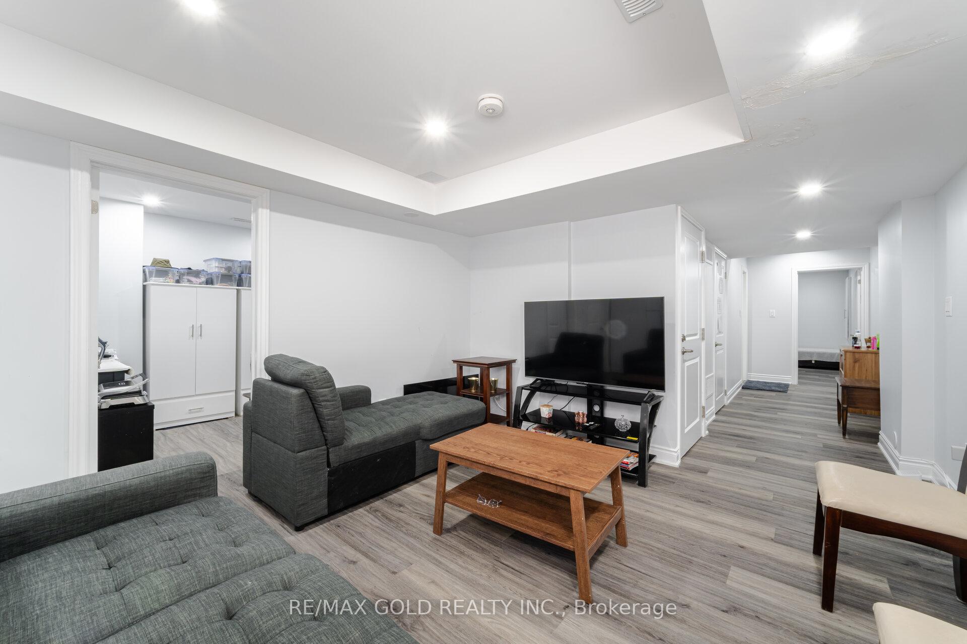 Photo 10 of Unit unit 2, 13 Redfern Street, Brampton, Northwest Brampton — HOMEH