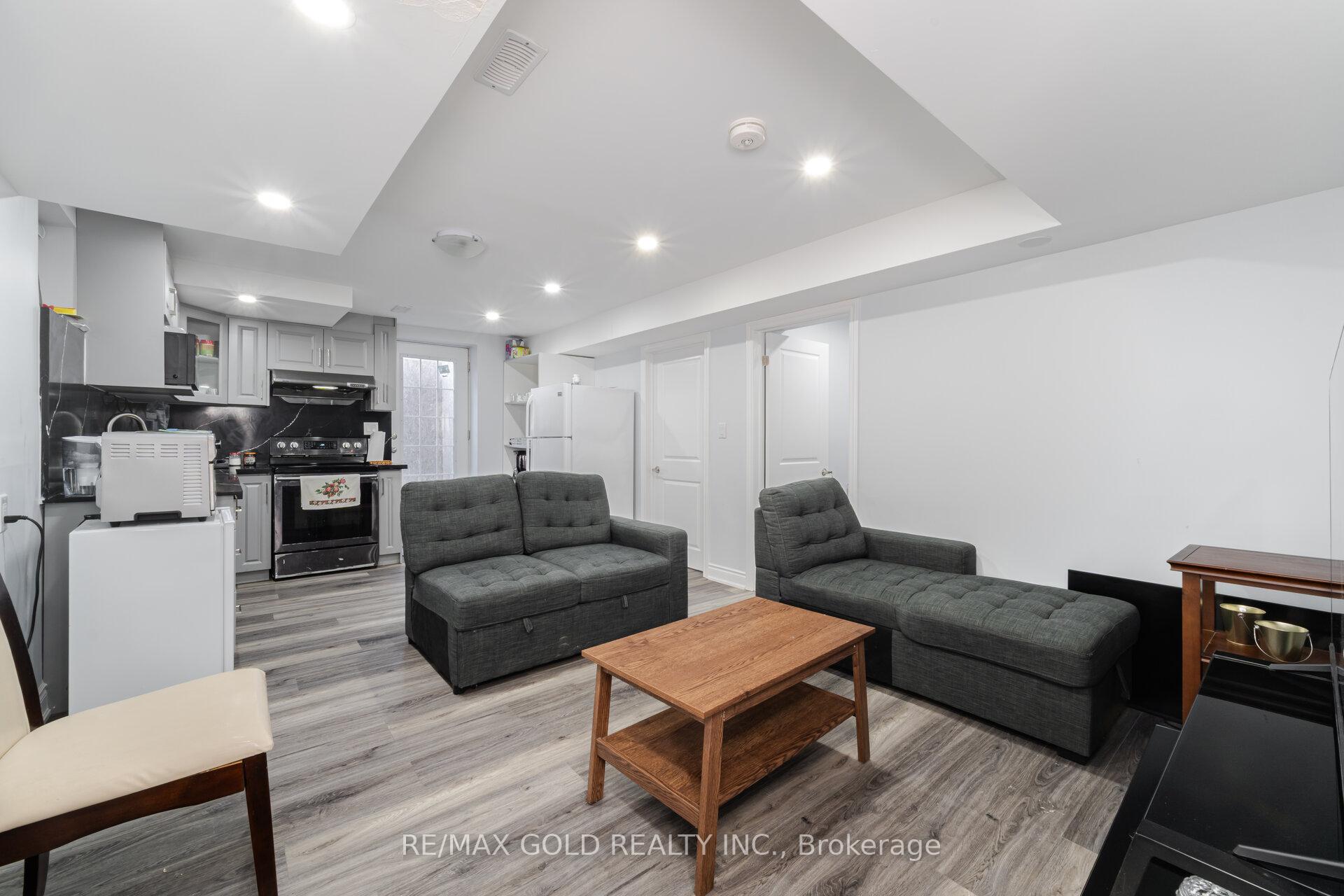 Photo 9 of Unit unit 2, 13 Redfern Street, Brampton, Northwest Brampton — HOMEH