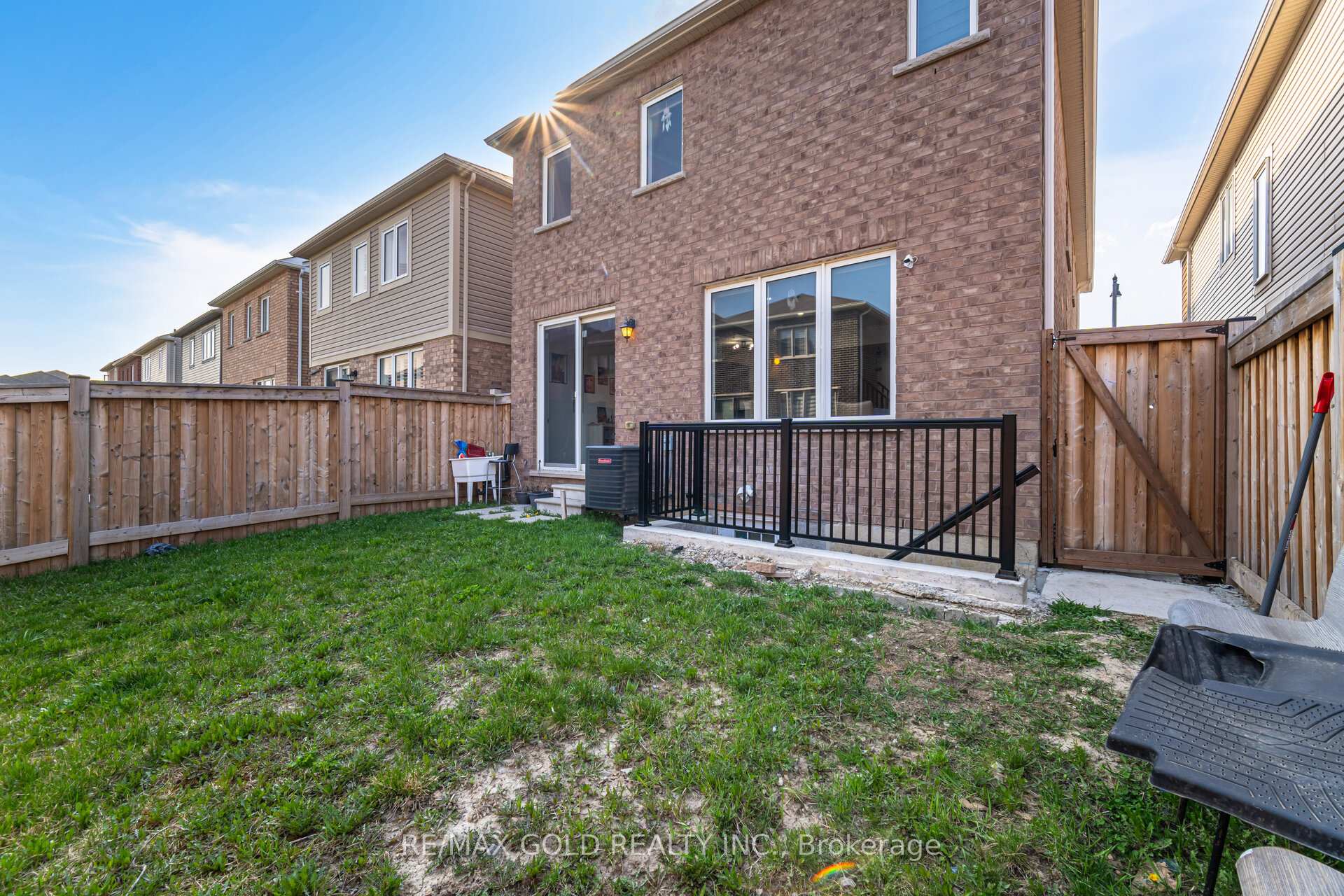 Photo 18 of Unit unit 2, 13 Redfern Street, Brampton, Northwest Brampton — HOMEH