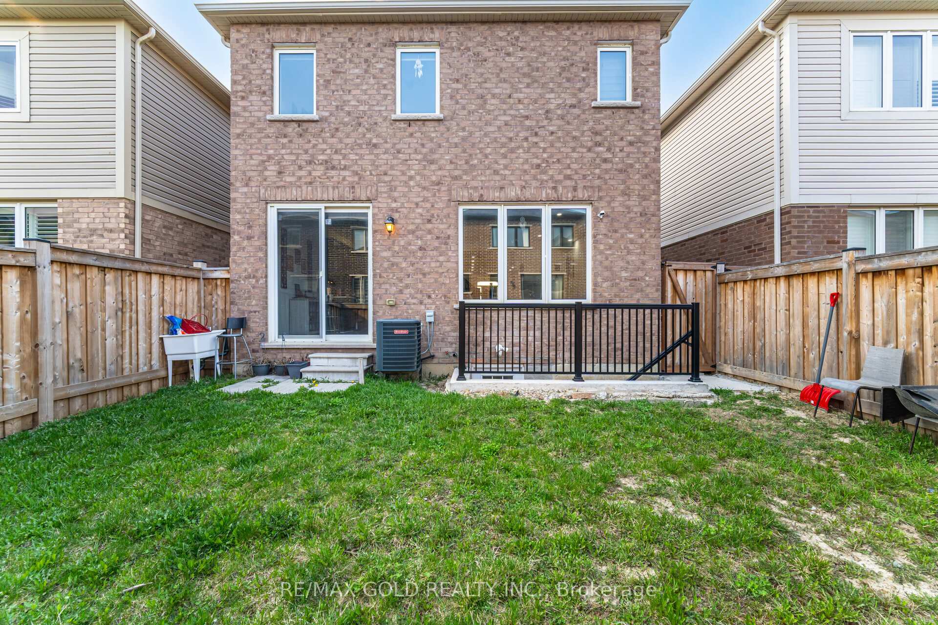Photo 20 of Unit unit 2, 13 Redfern Street, Brampton, Northwest Brampton — HOMEH