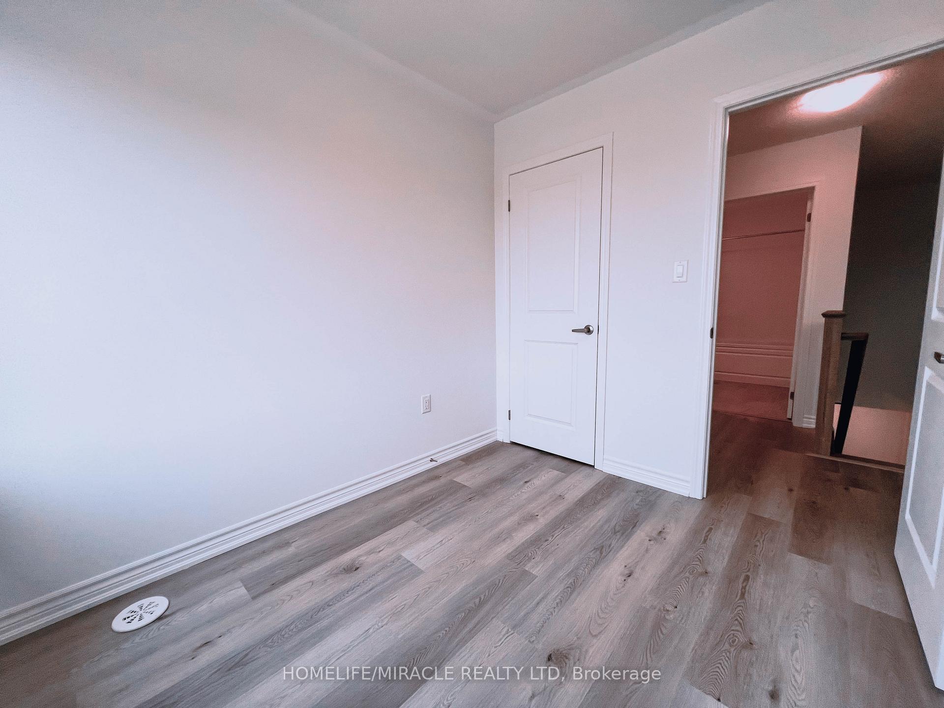 Photo 14 of 54 Elmer Moss Avenue, Caledon, Caledon East — HOMEH
