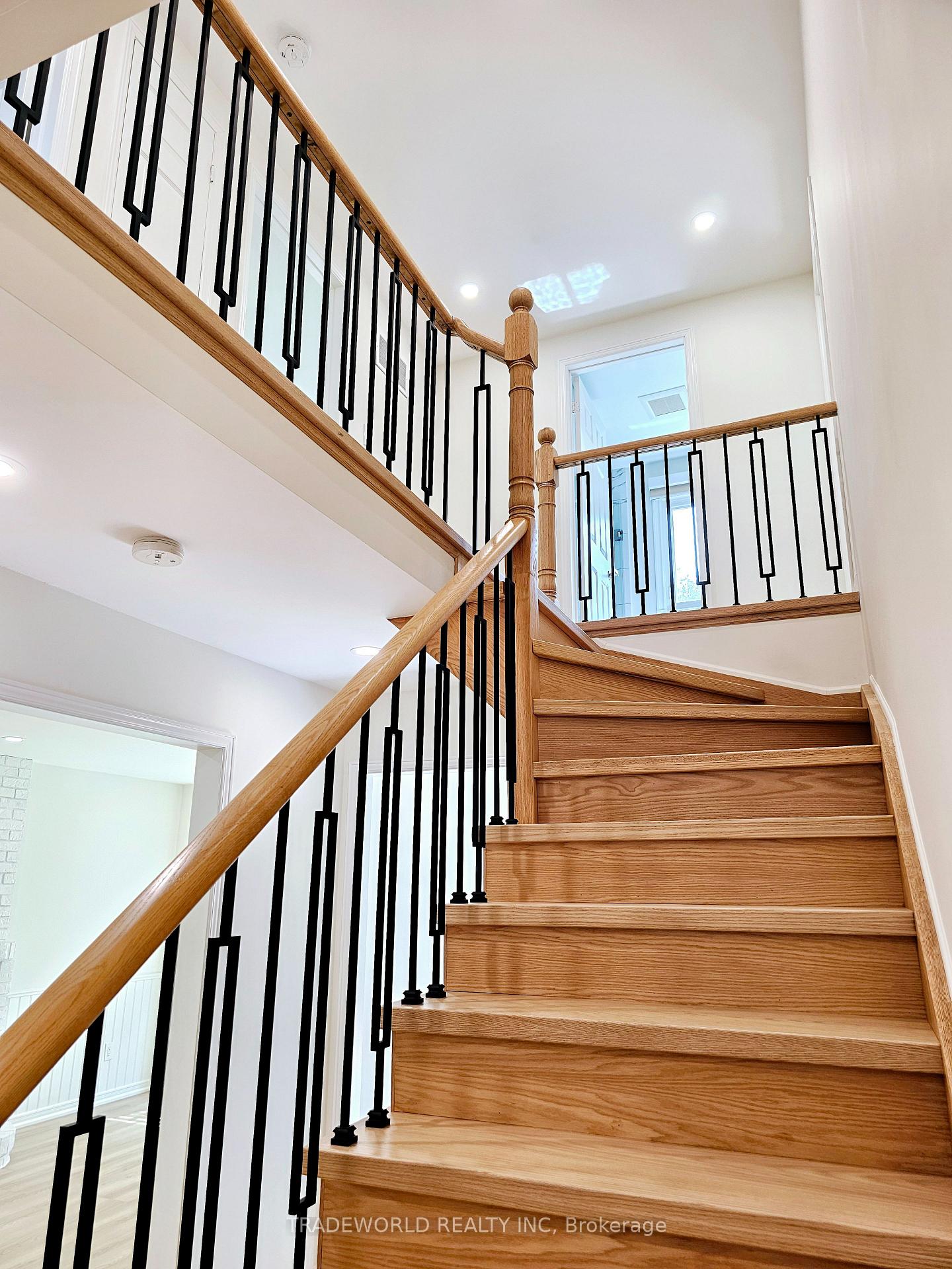Photo 11 of 49 Livingstone Road, Markham, Thornlea — HOMEH