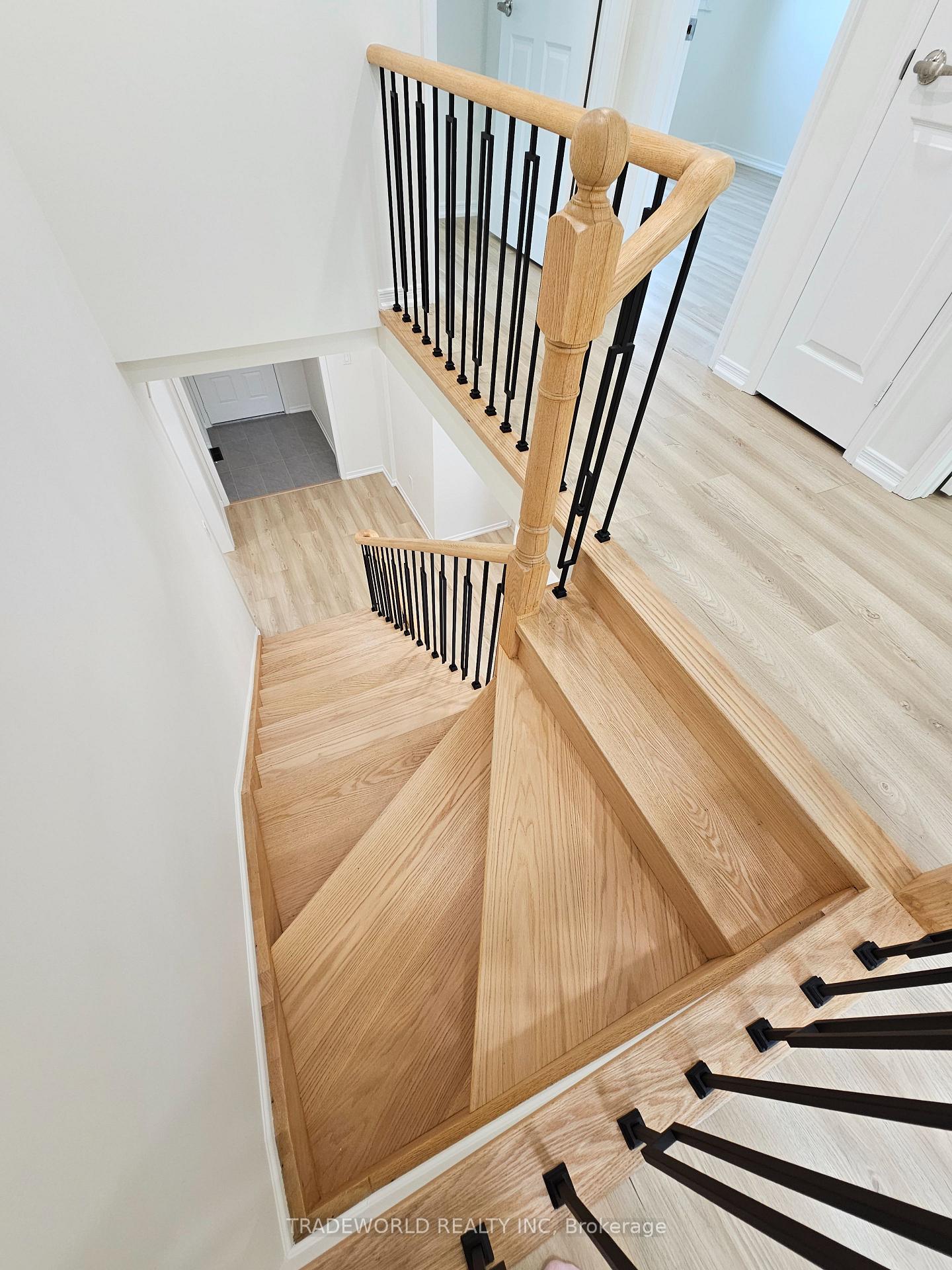 Photo 17 of 49 Livingstone Road, Markham, Thornlea — HOMEH